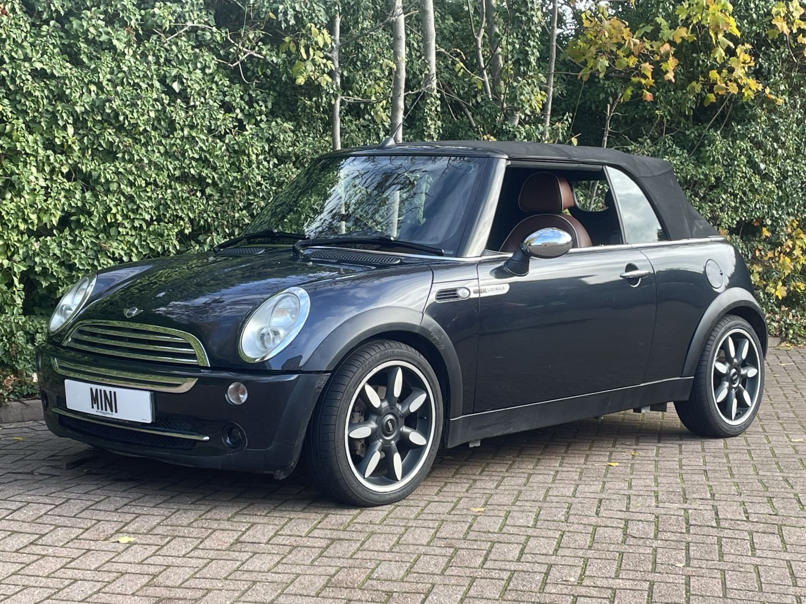 LR08 Astro Black Sidewalk Automatic 14.jpg