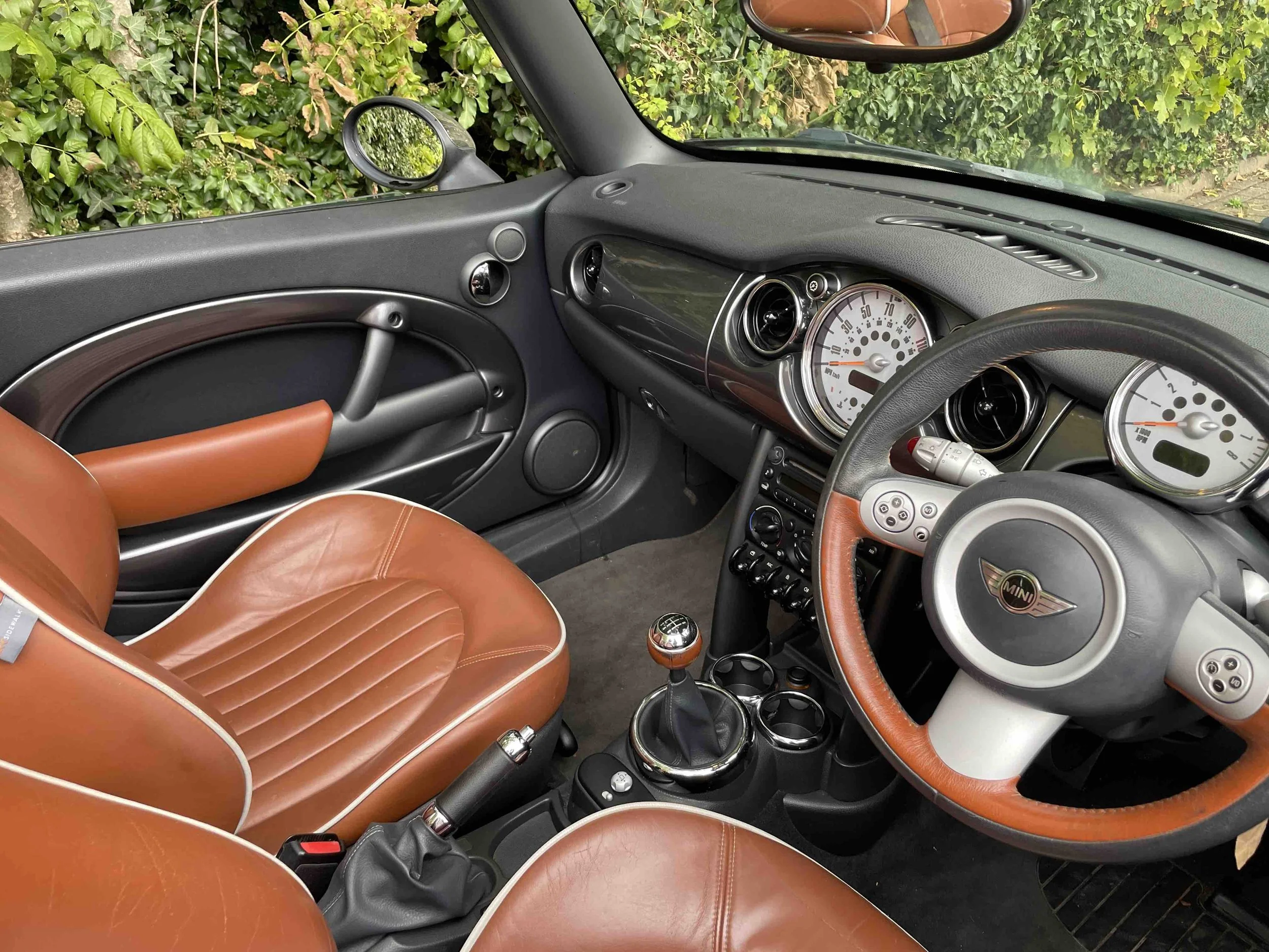 YD08 VLC White Sidewalk One 6.jpg