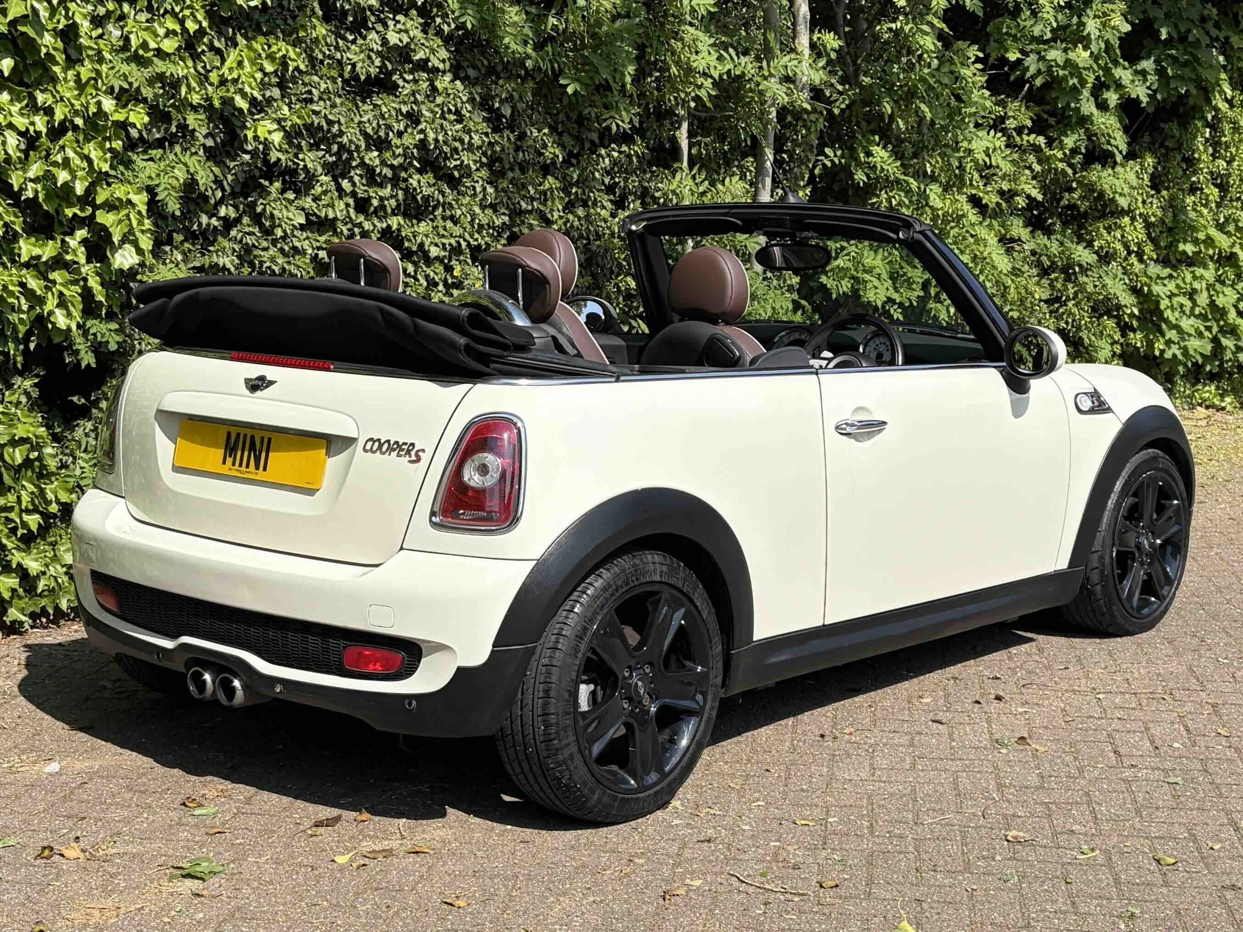 GX10 XCT White Gen 2 Cooper S Con-V 7.jpeg