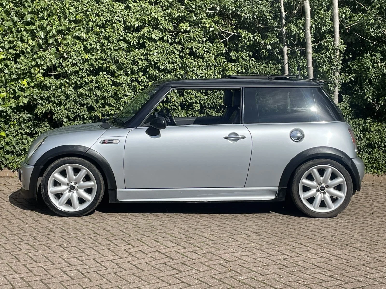 FM53 Cooper S Pure Silver Manual 16.jpg