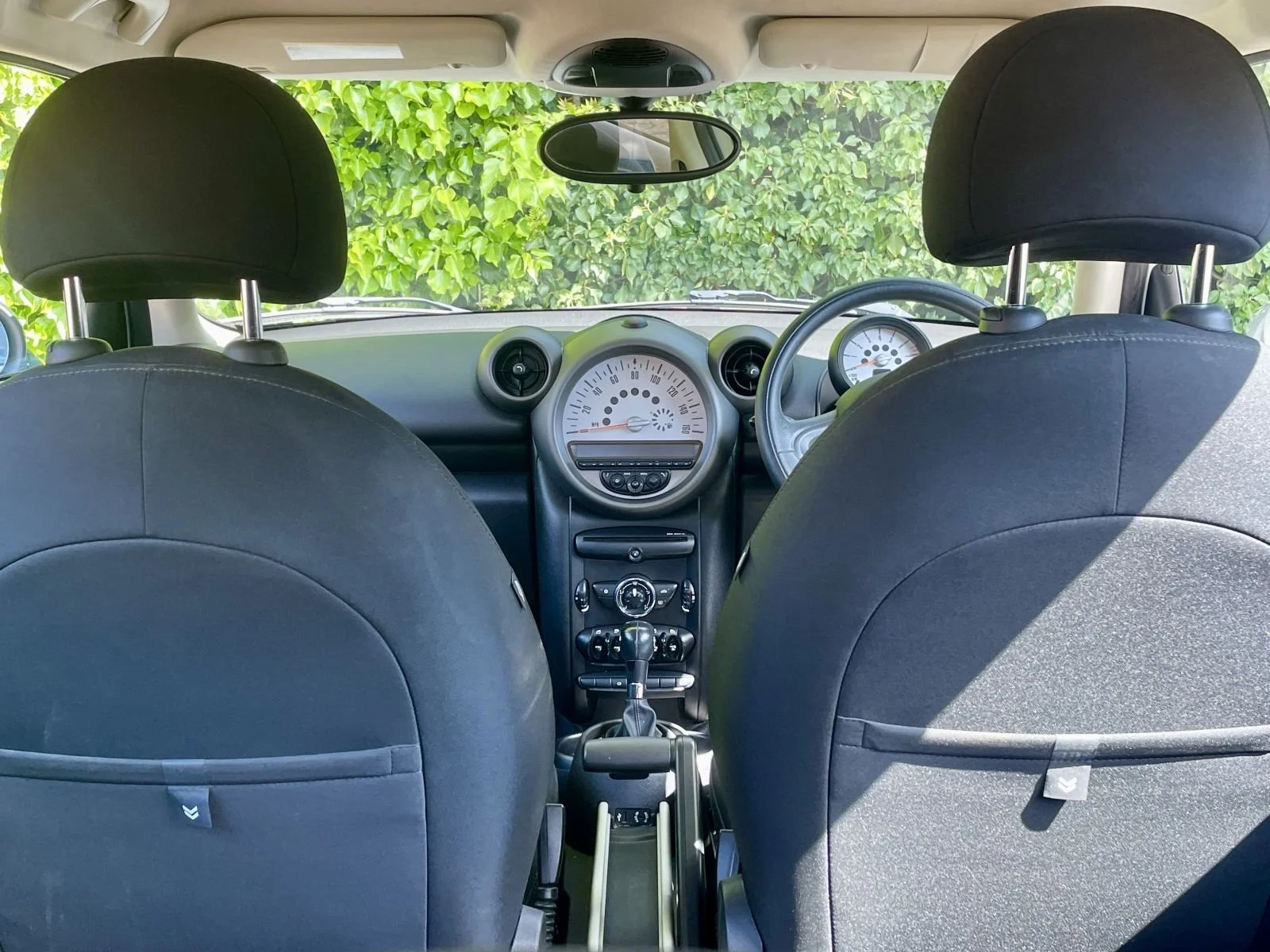 LN12 Light White Cooper Countryman Automatic 13.jpg