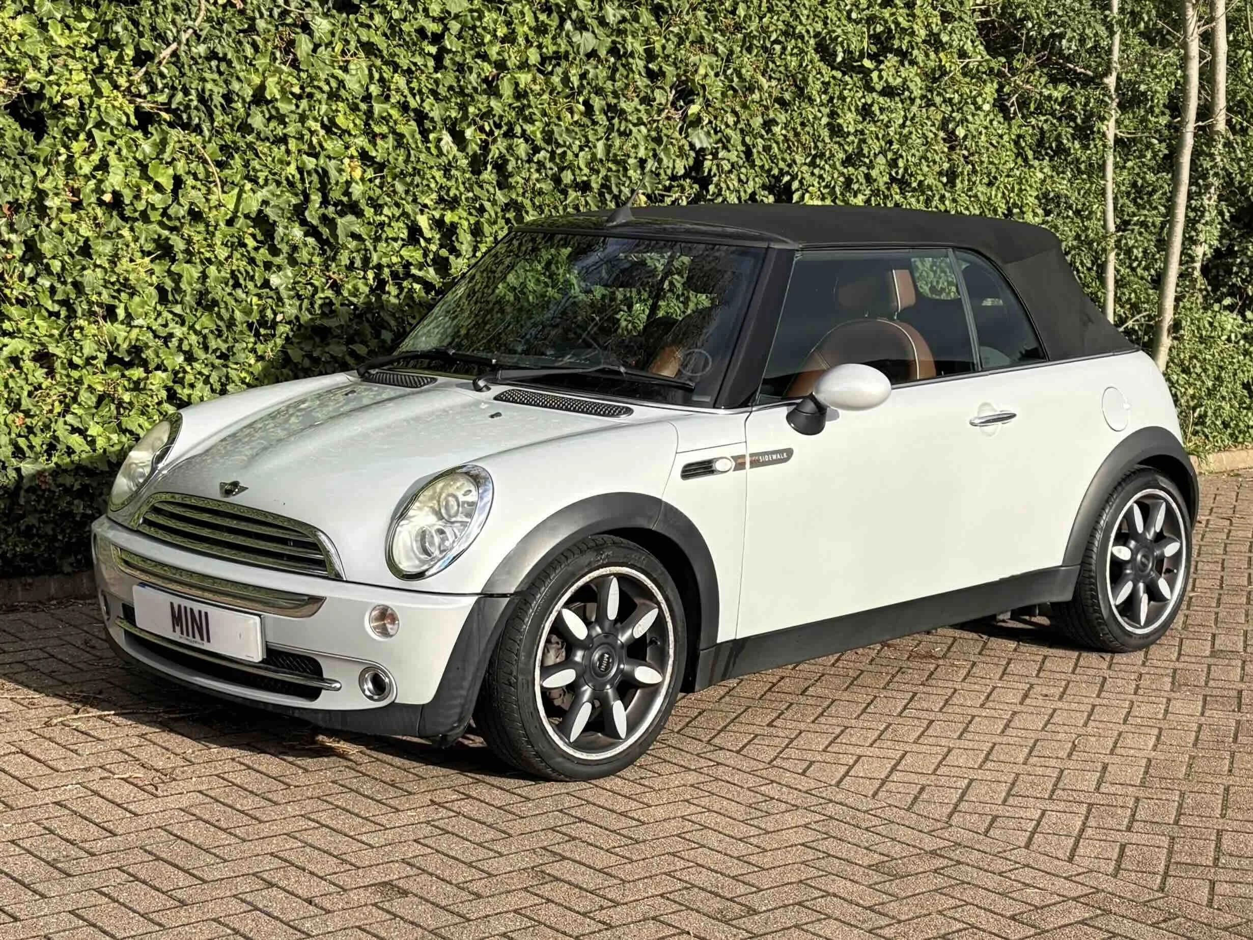 GJ08 JVU White Silver Sidewalk 10.jpeg