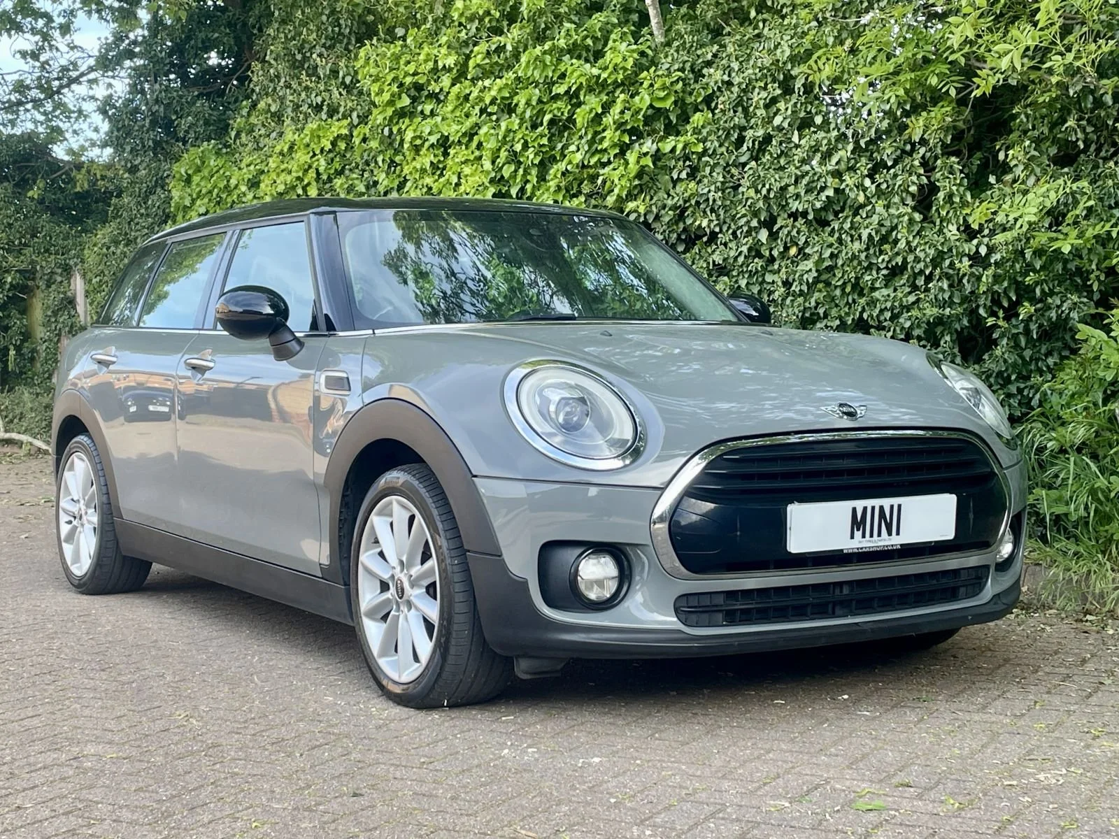 WR66 Moonwalk Grey Clubman Manual Cooper Diesel 1.jpg