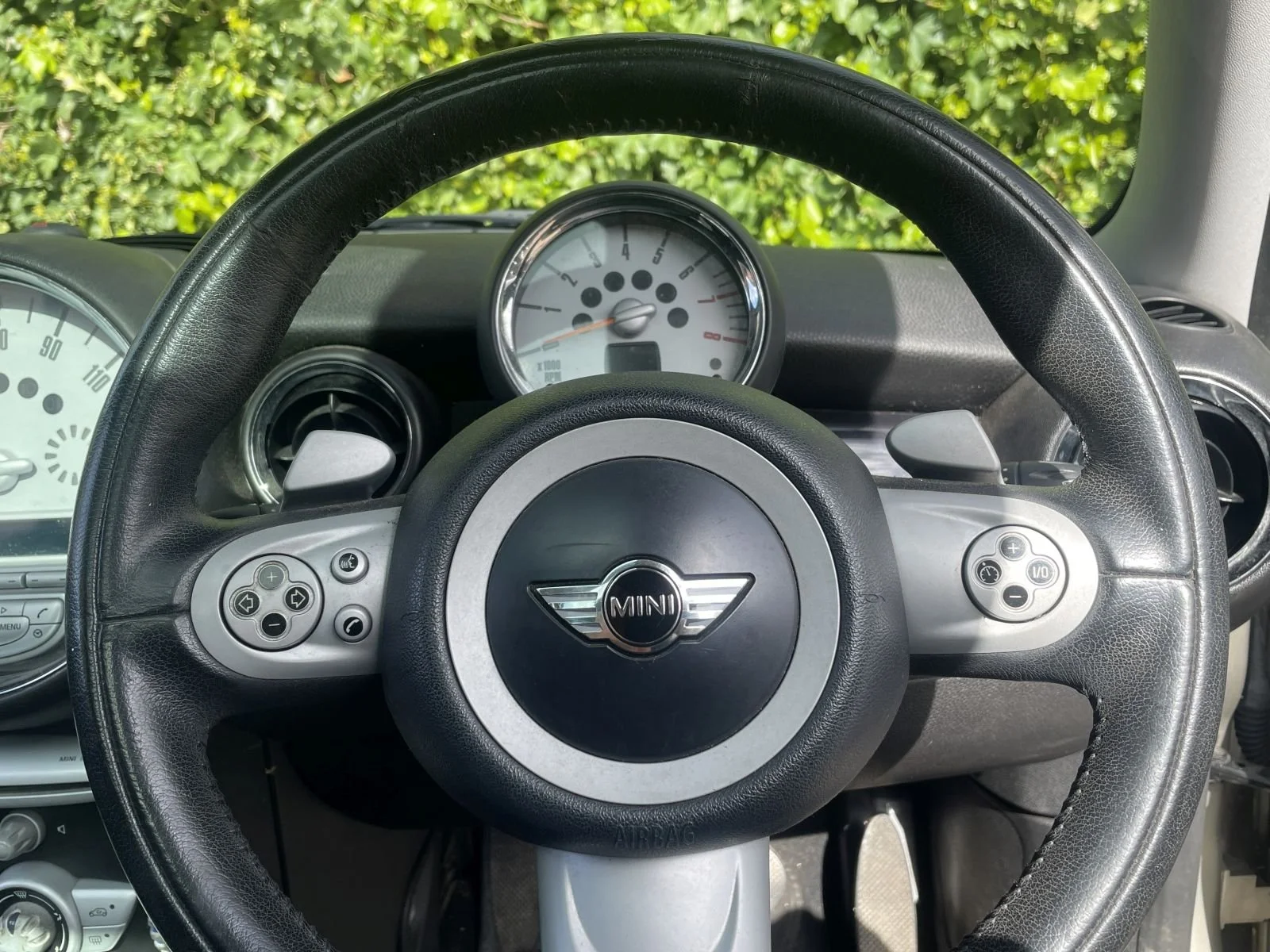 LC57 Sparkling Silver G2 Cooper Auto 8.JPG