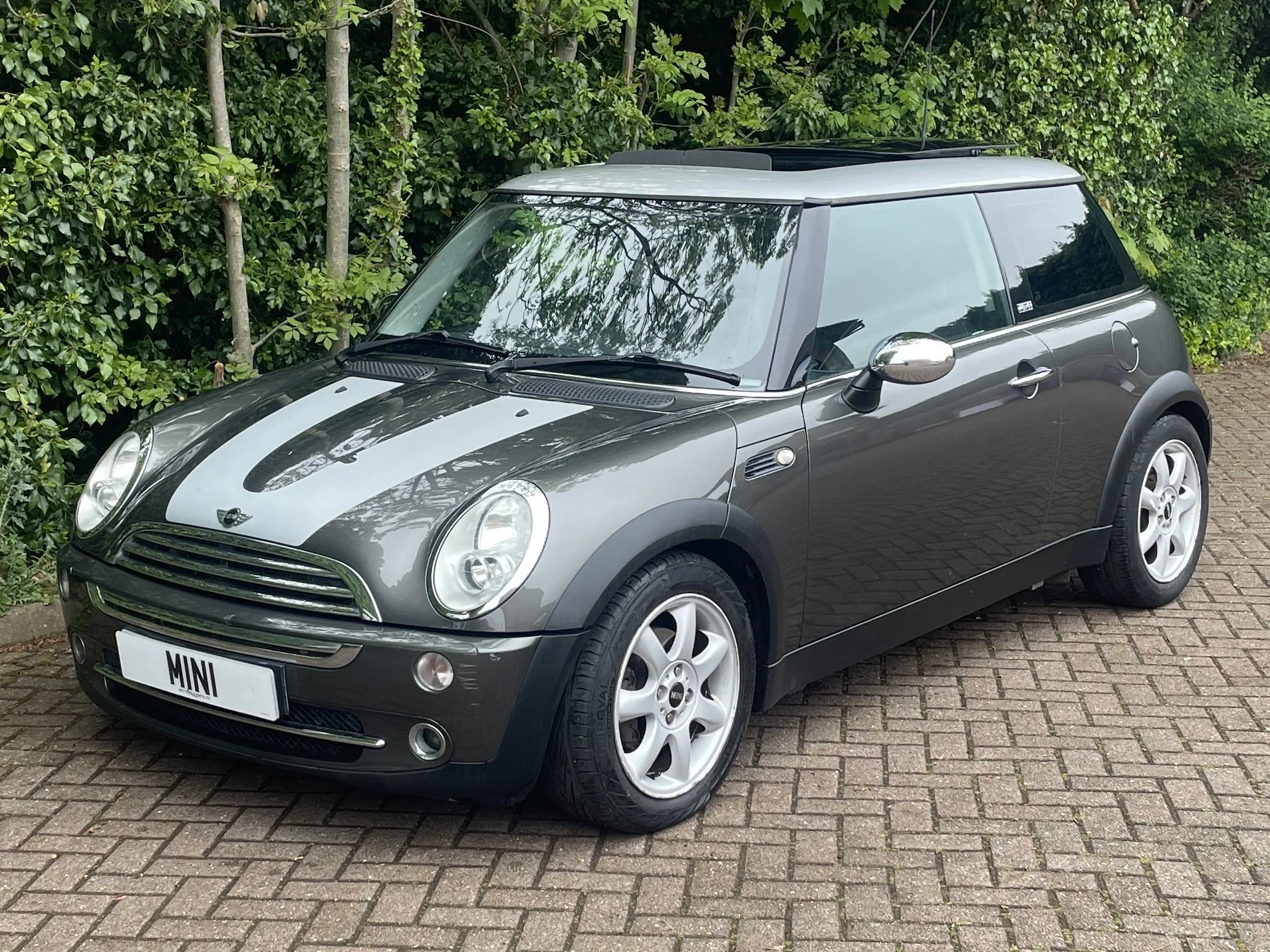 LR55 Automatic Park Lane 13.jpg