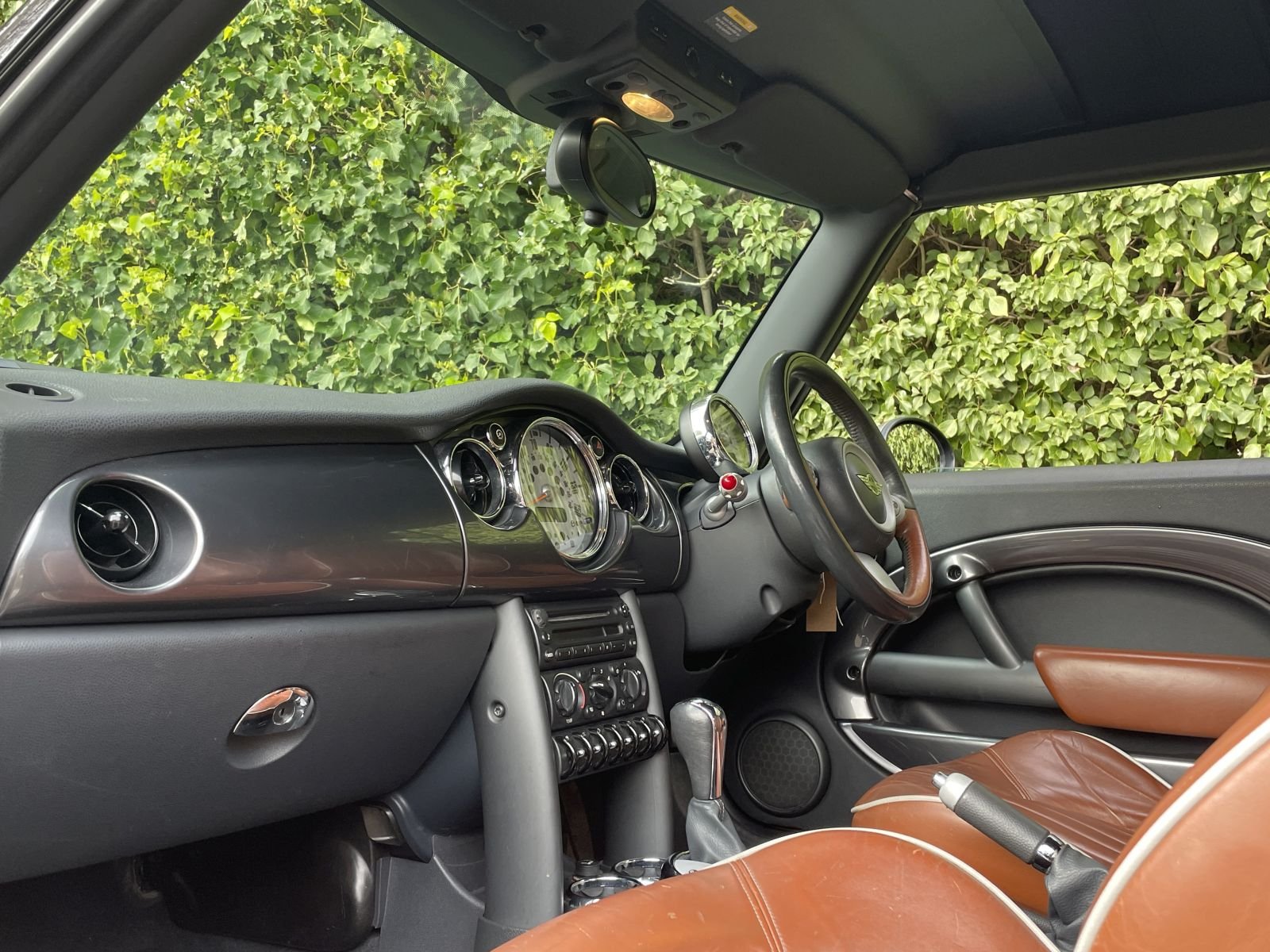 M121 Sparkling Silver Sidewalk Auto Cooper 11.JPG