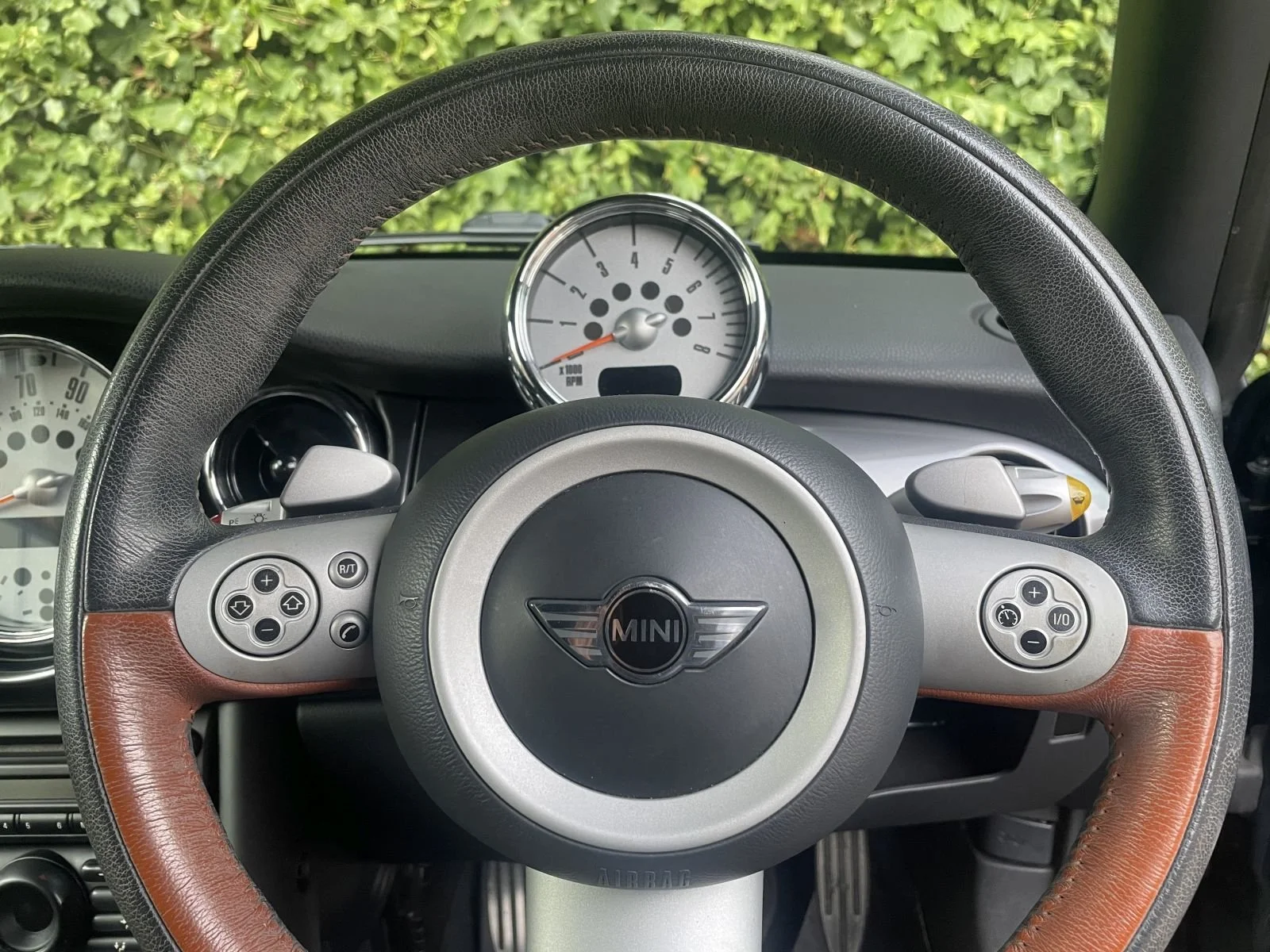 EF07 British Racing Green Sidewalk Cooper S Automatic 8.JPG