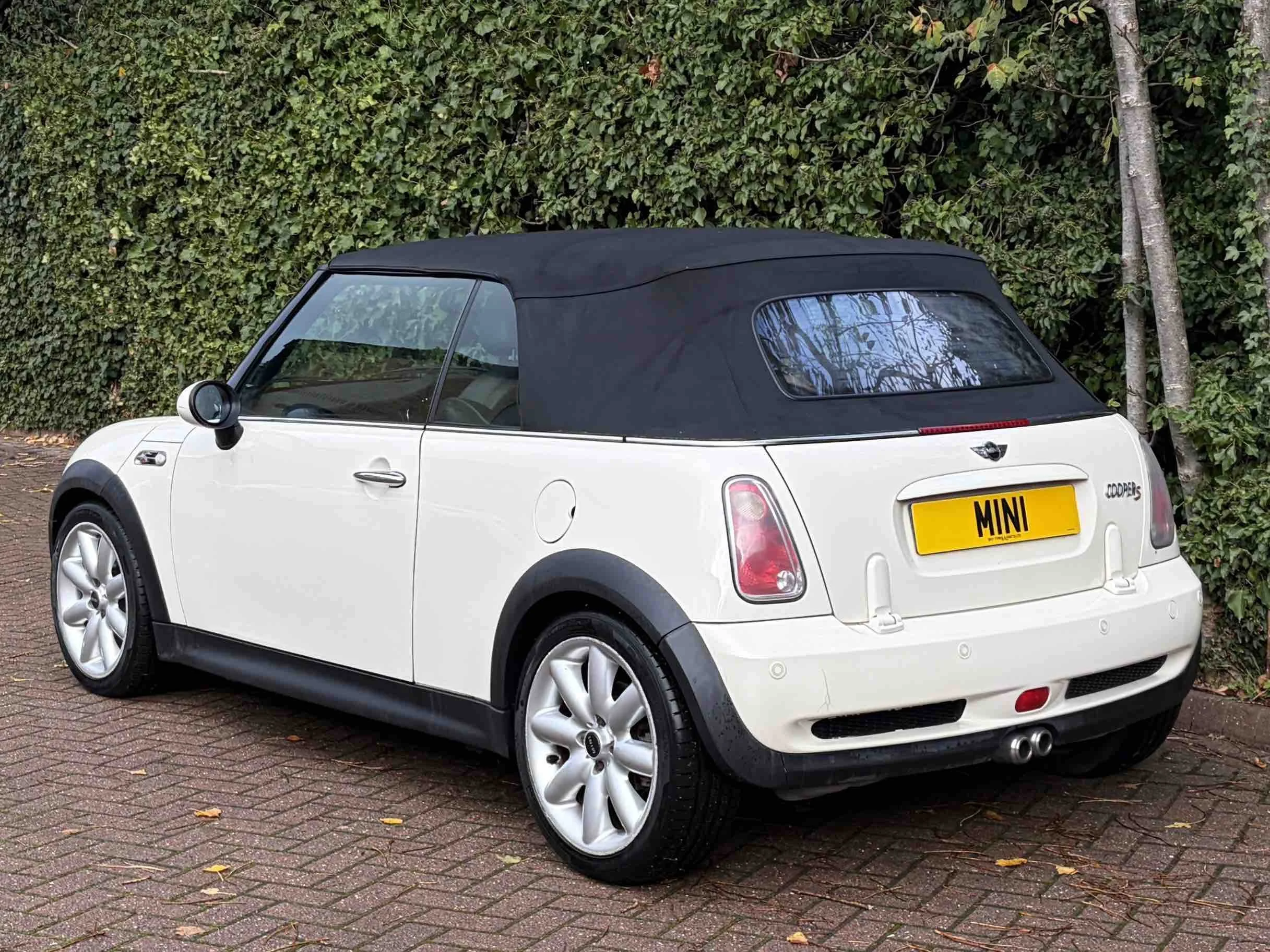 LR55 BOJ White Cooper S Convertible 7.jpg