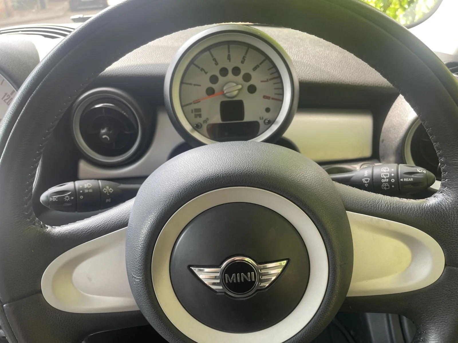 HY59 Oxygen Blue One 1.4 Auto 5.JPG