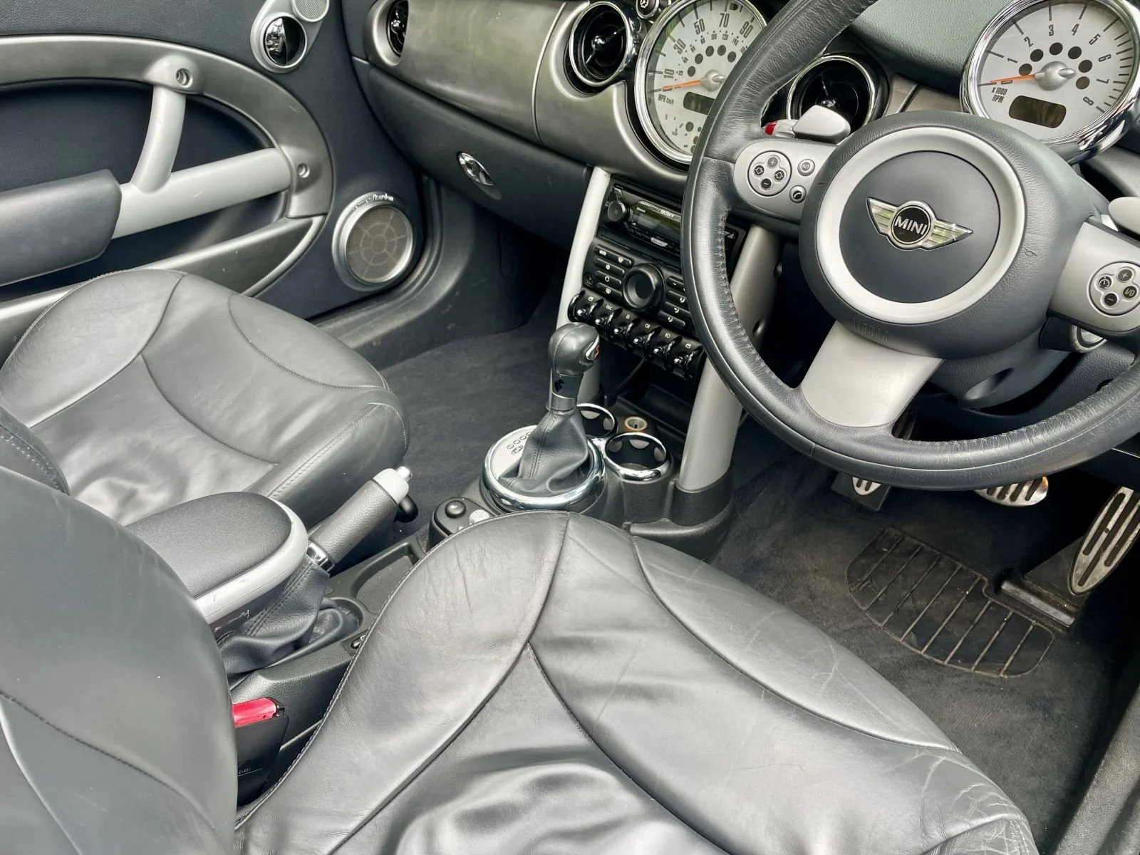 RV06 Astro Black Automatic Cooper S Convertible 6.jpg