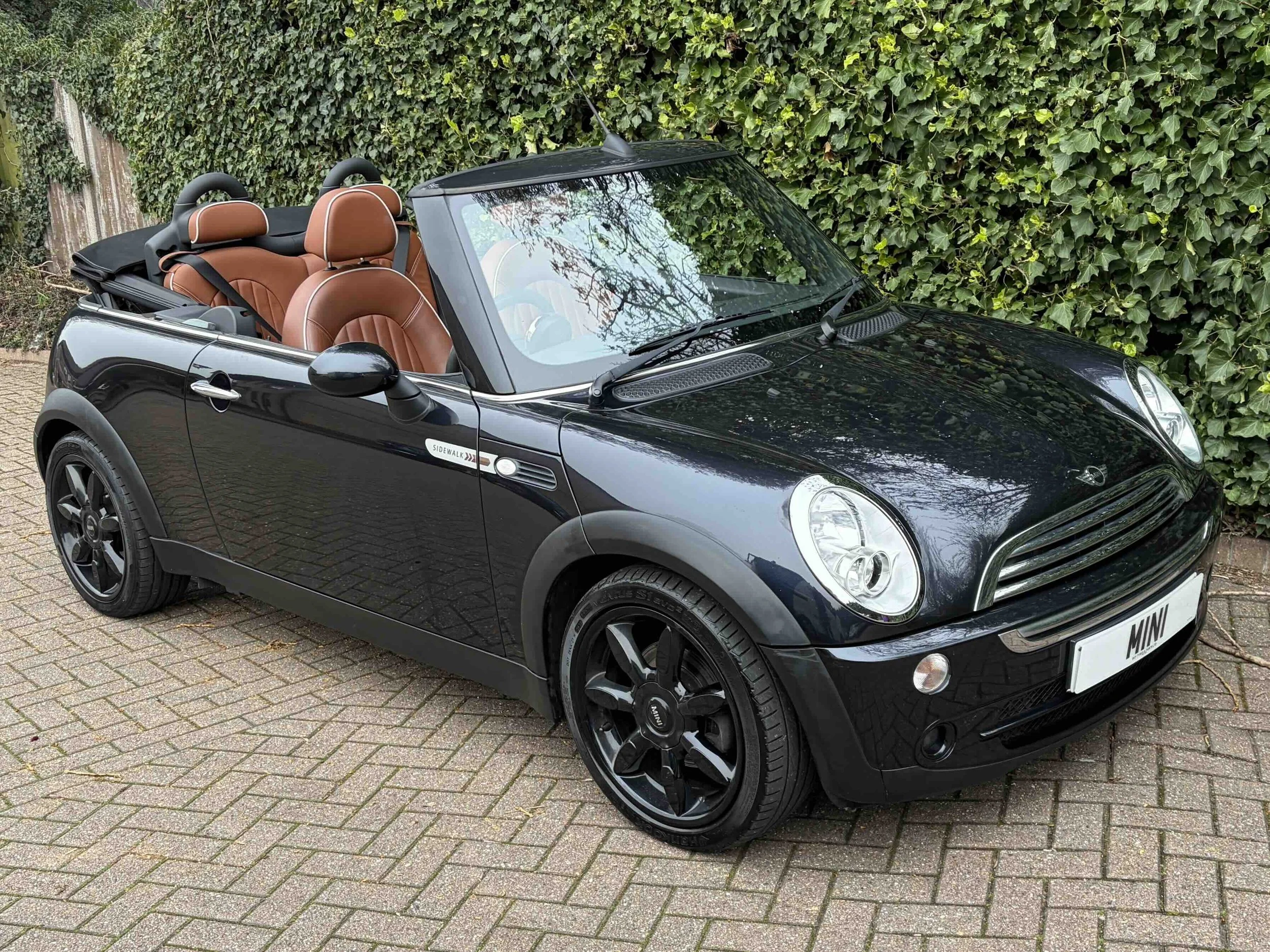 Mini Cooper Sidewalk