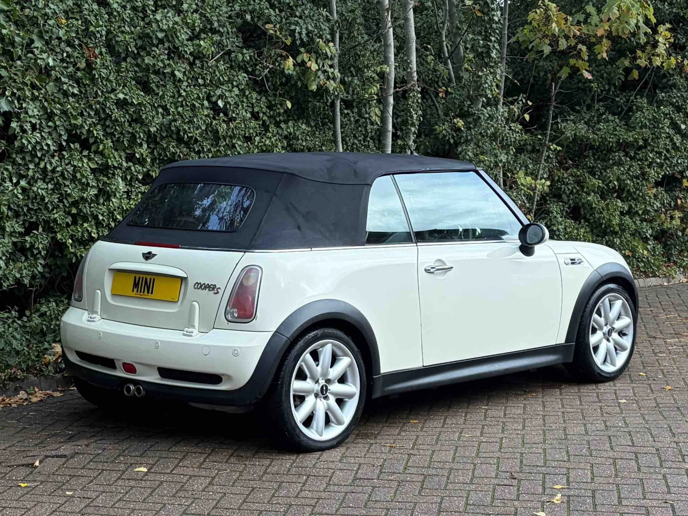 LR55 BOJ White Cooper S Convertible 9.jpg
