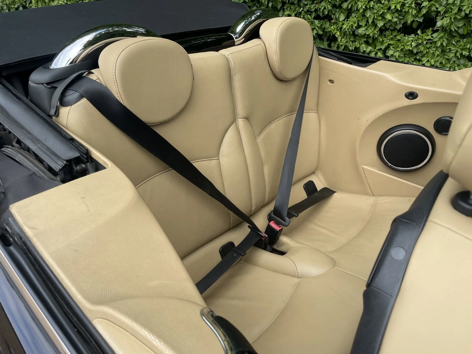 YG09 Black Cooper S Convertible Manual 9.JPG