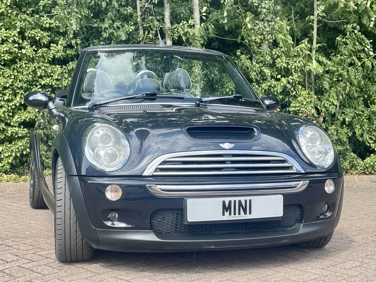 HV08 Black Cooper S Sidewalk Automatic 20.jpg