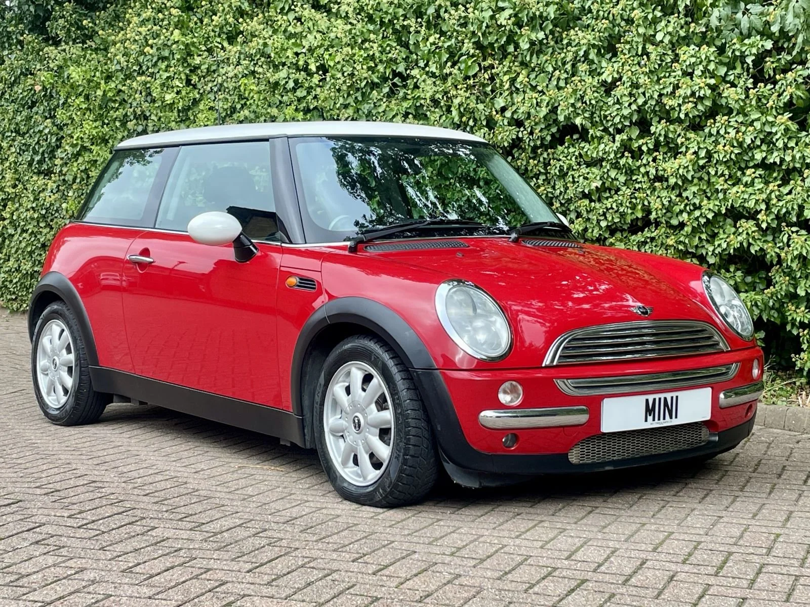 OE03 Chilli Red Automatic Cooper 1.jpg