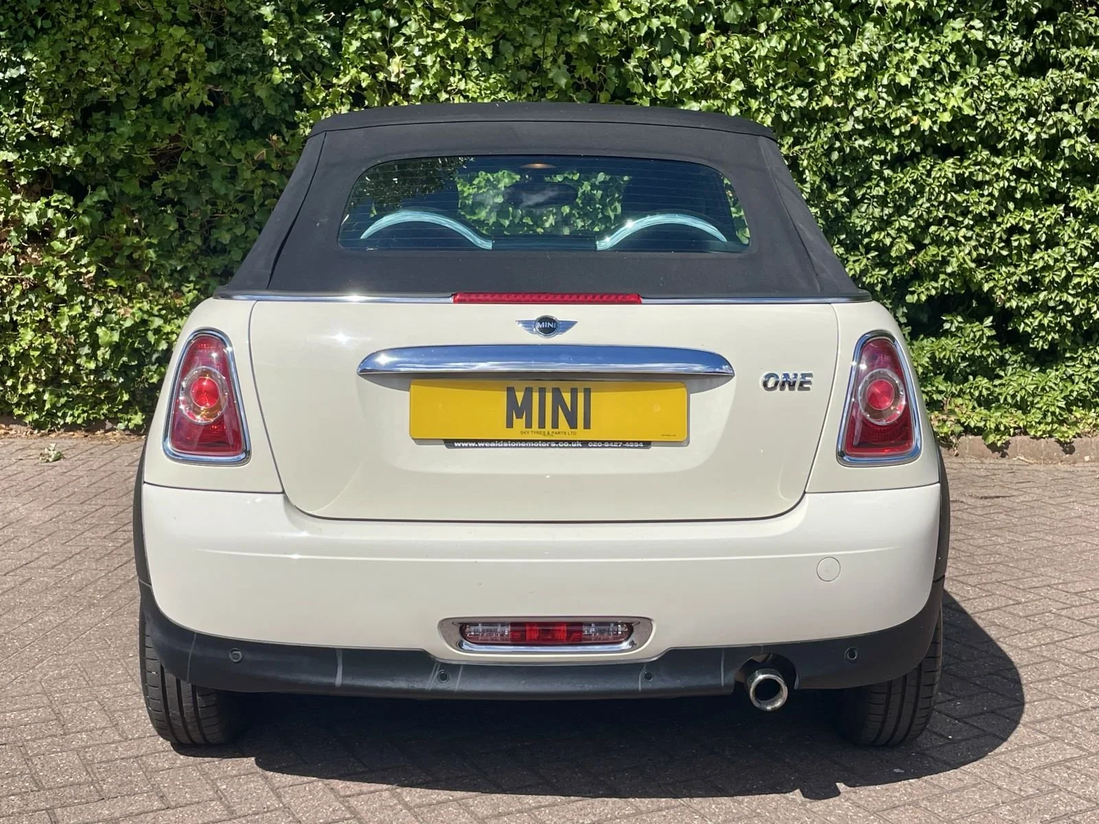 LD60 Pepper White Automatic One Convertible 12.jpg