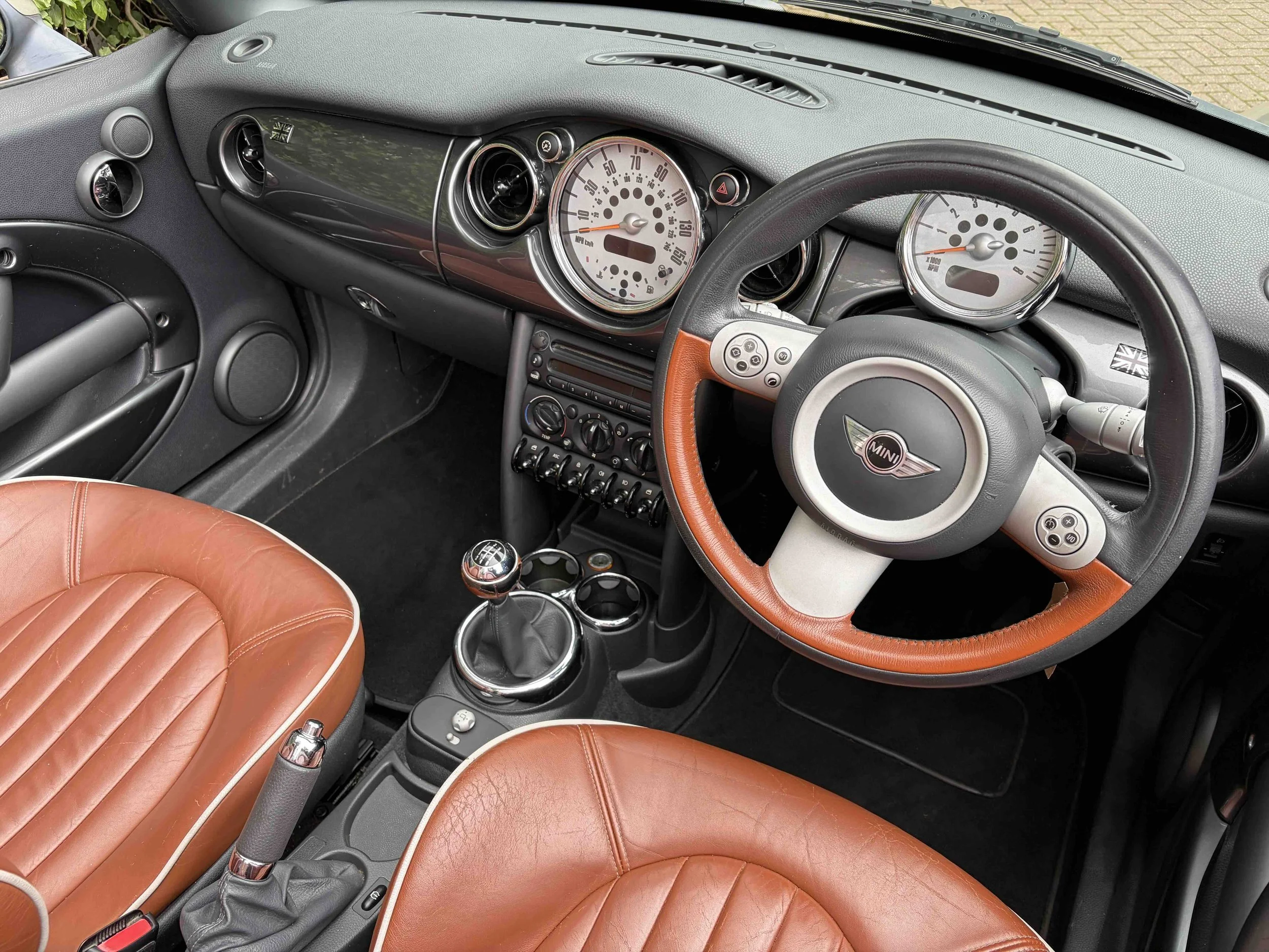 YS07 LFR Sparkling Silver Sidewalk 7.jpeg