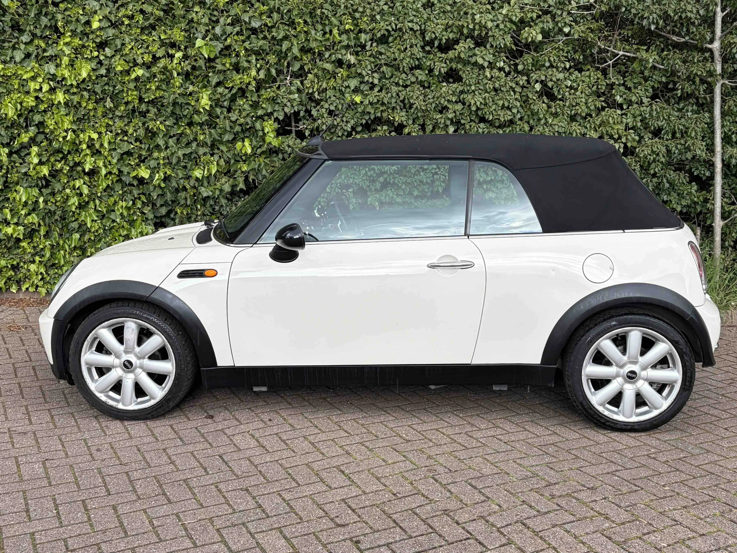 LY08 XFE White Convertible 6.jpeg