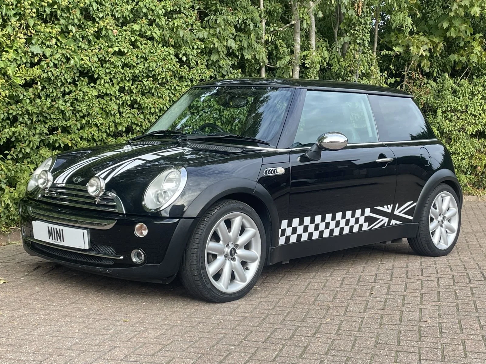 LN54 Astro Black Cooper Automatic Sunroof 14.jpg