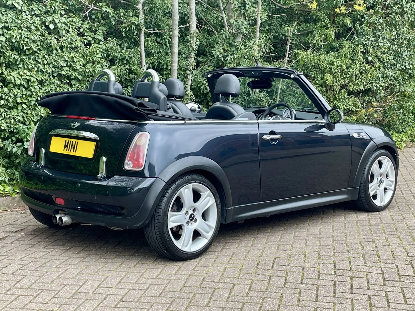RV06 Astro Black Automatic Cooper S Convertible 4.jpg
