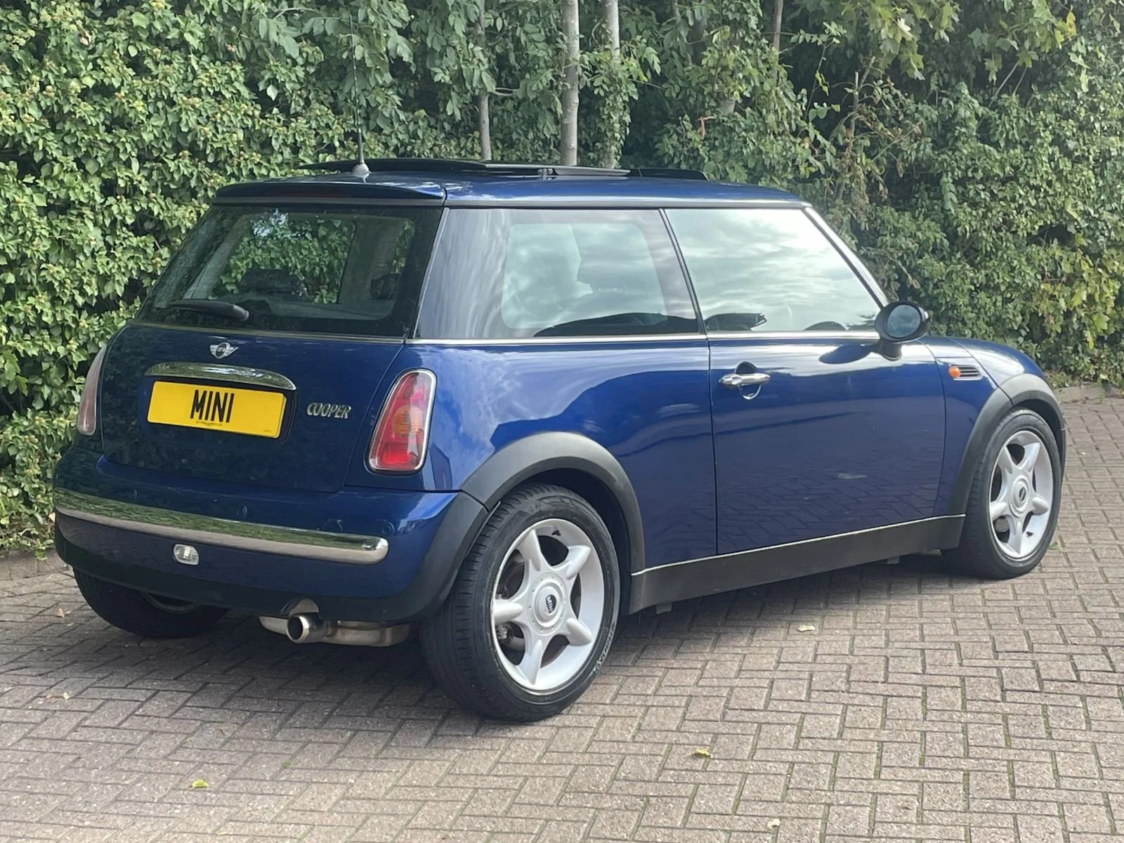 LT53 Indi Blue Cooper Automatic Sunroof 3.jpg
