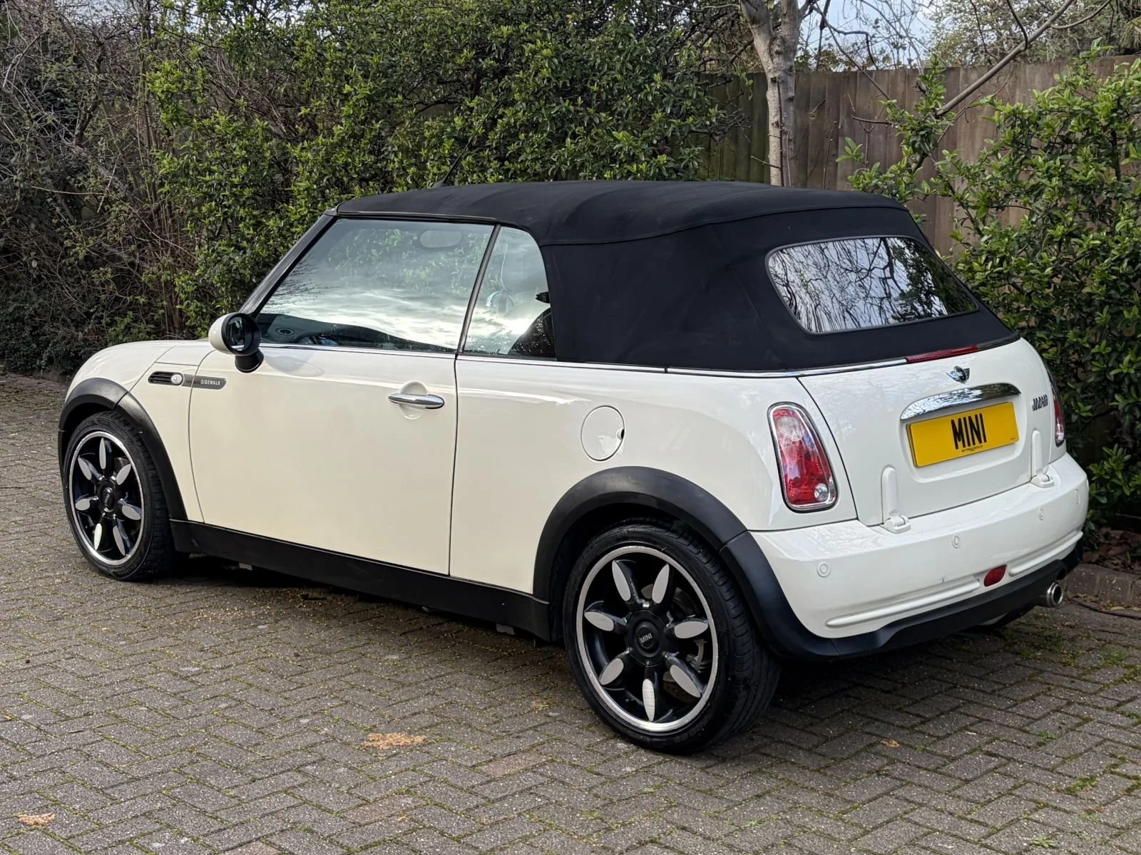 F824 Cooper Sidewalk Automatic Pepper White 10.jpg