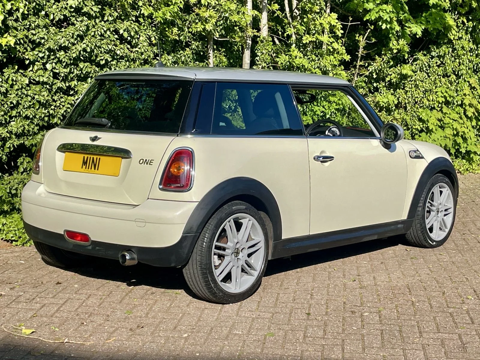 YY58 Pepper White Automatic One 1.4 4.jpg