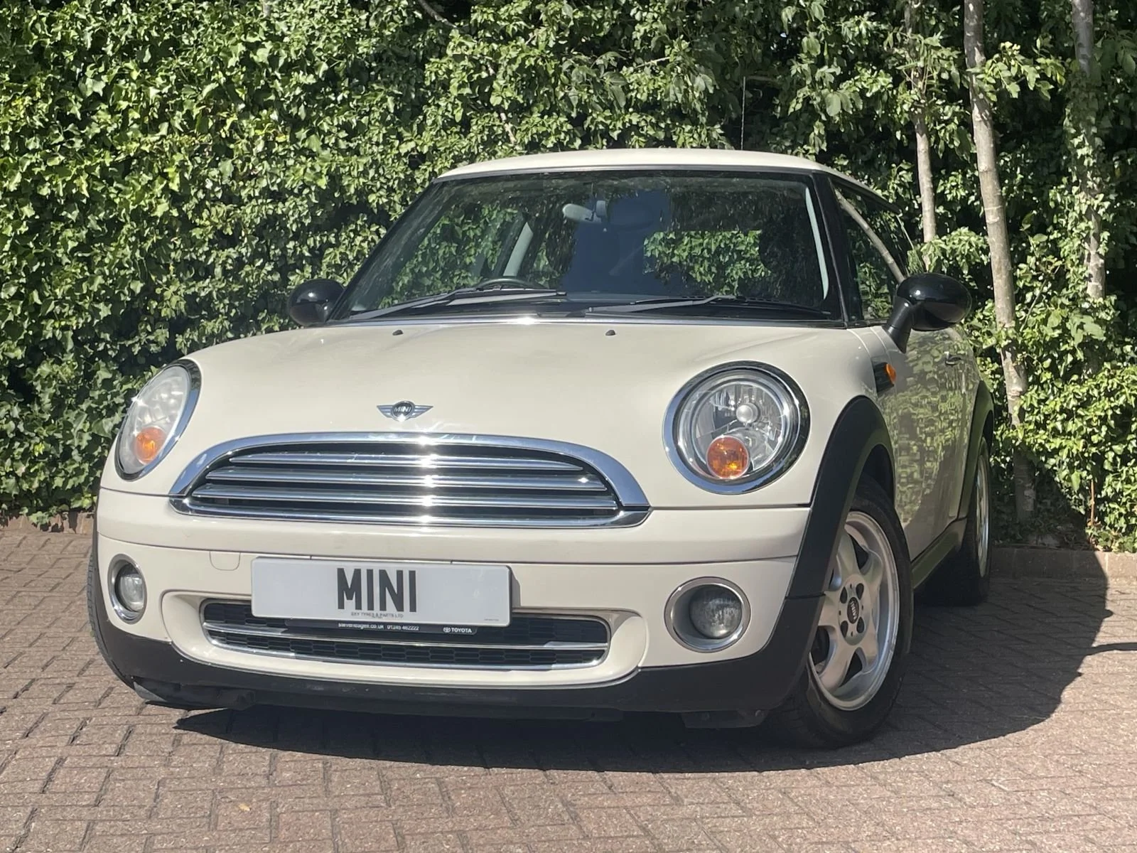 GJ57 Pepper White Automatic One 19.jpg