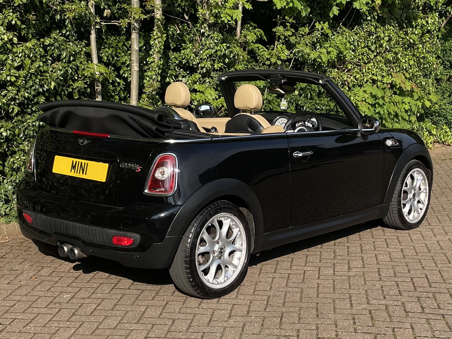 HJ09 Cooper S Convertible Manual 2.JPG