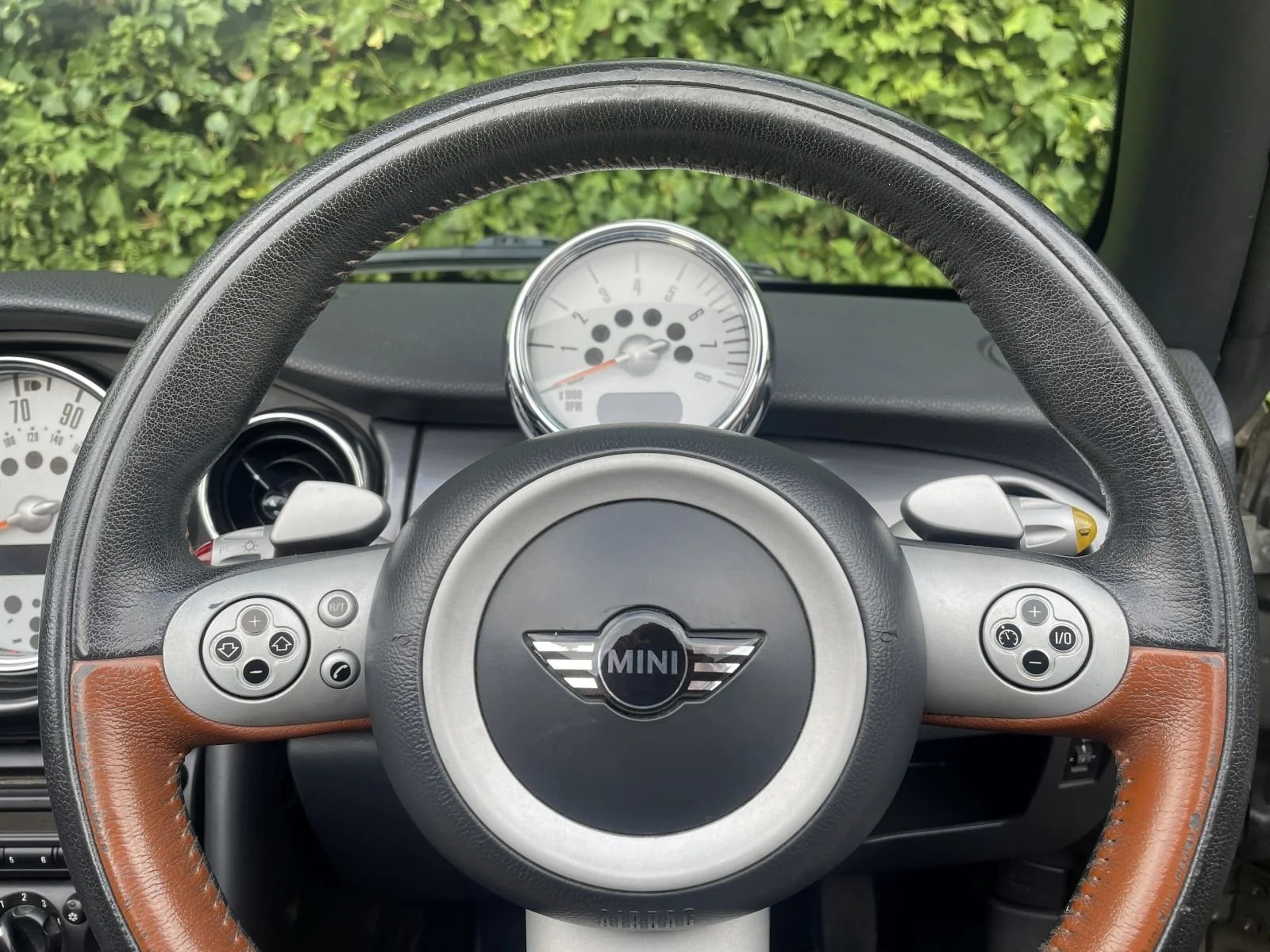 EO08 Sparkling Silver Sidewalk Cooper Automatic 7.JPG