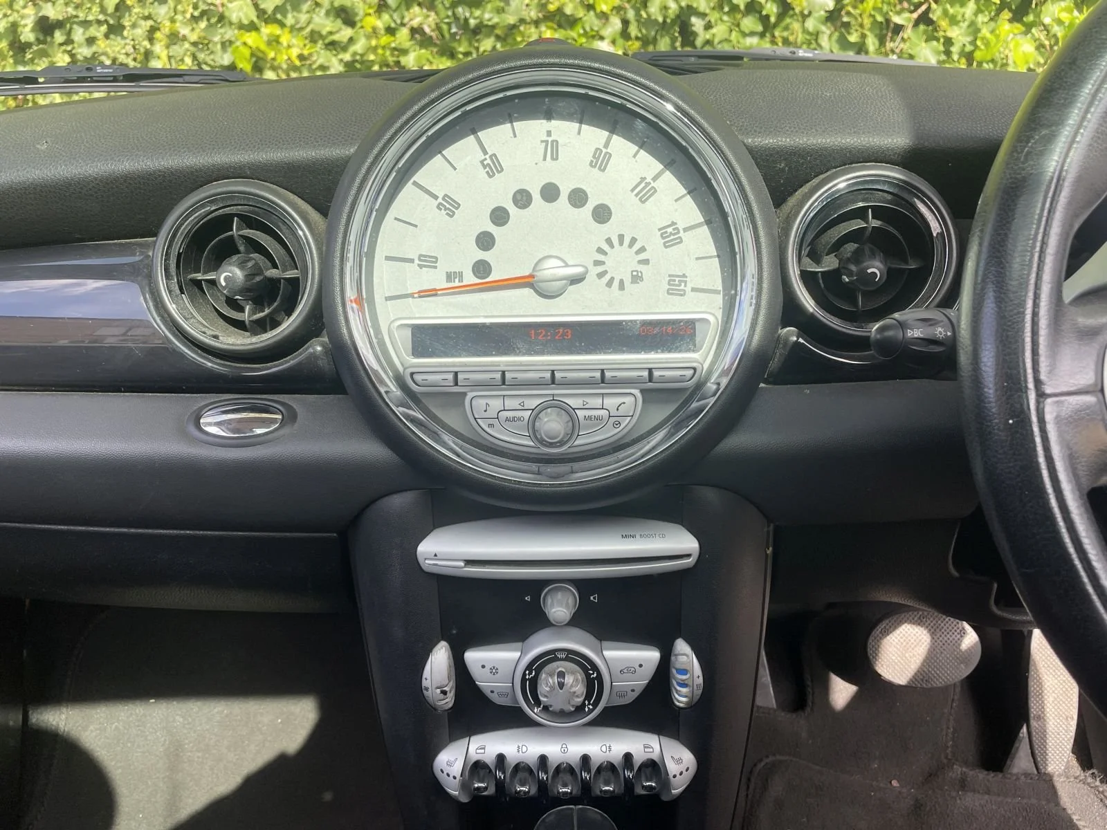 LC57 Sparkling Silver G2 Cooper Auto 7.JPG