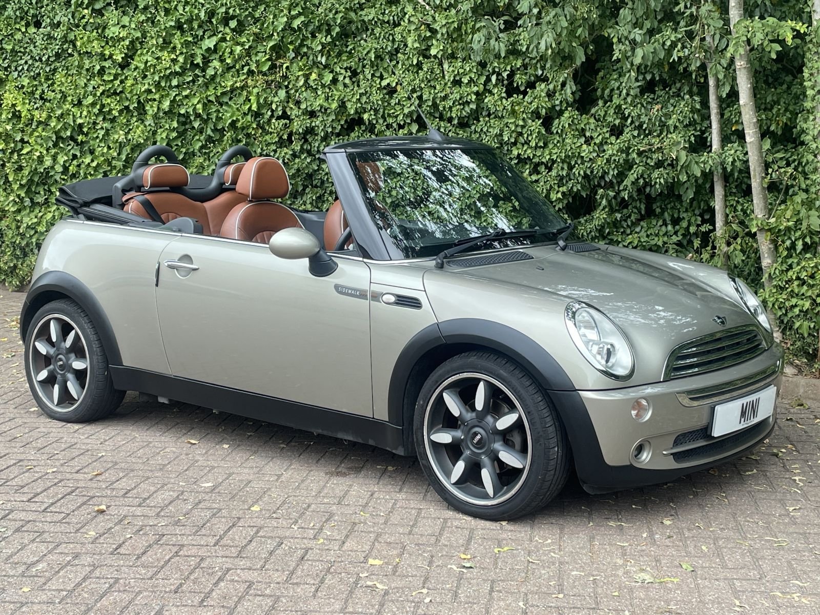 NA57 Sparkling Silver Cooper Sidewalk Automatic 2.jpg