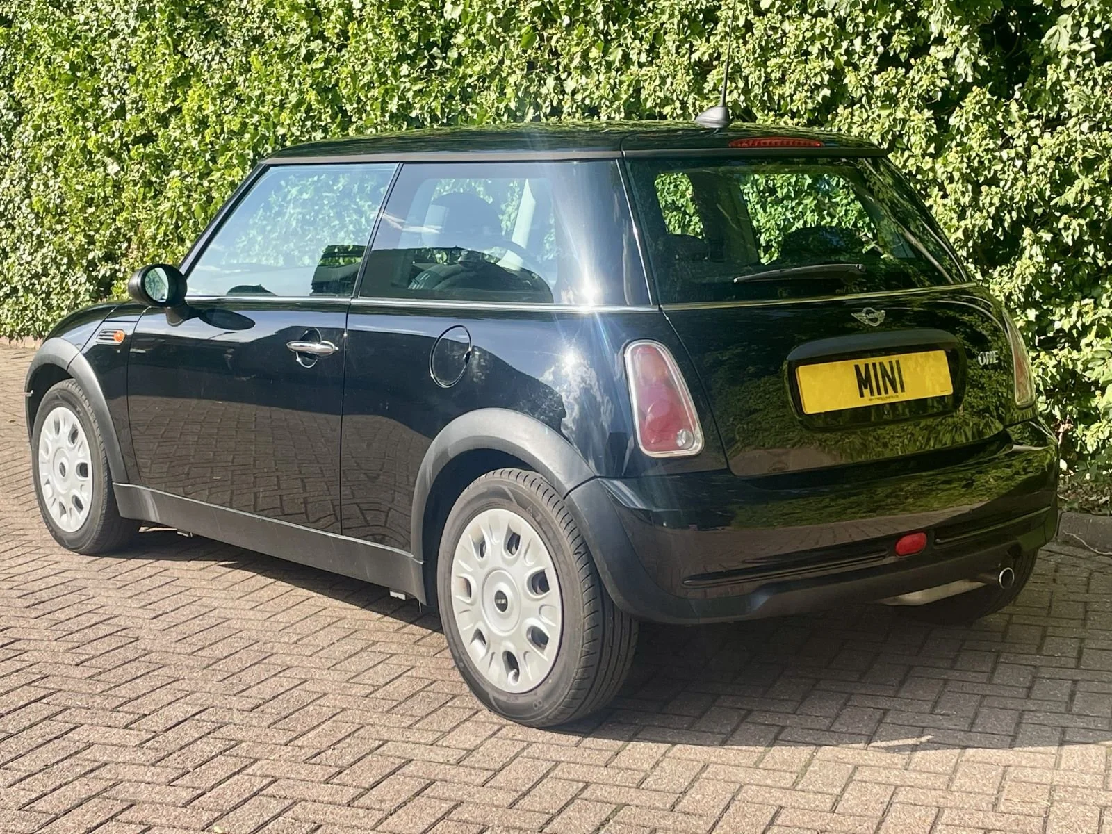 KP05 Jet Black Manual Cooper 13.jpg