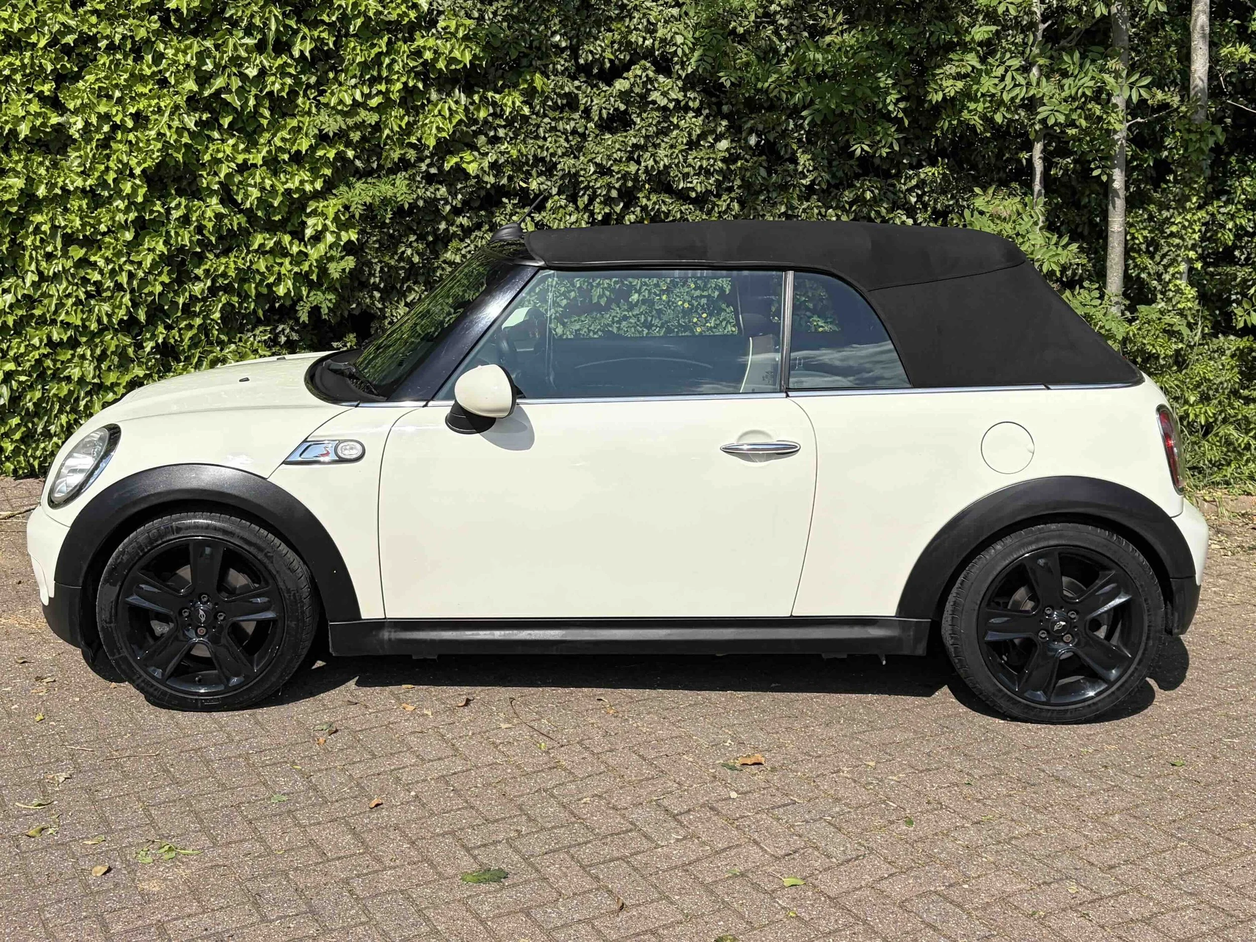 GX10 XCT White Gen 2 Cooper S Con-V 3.jpeg