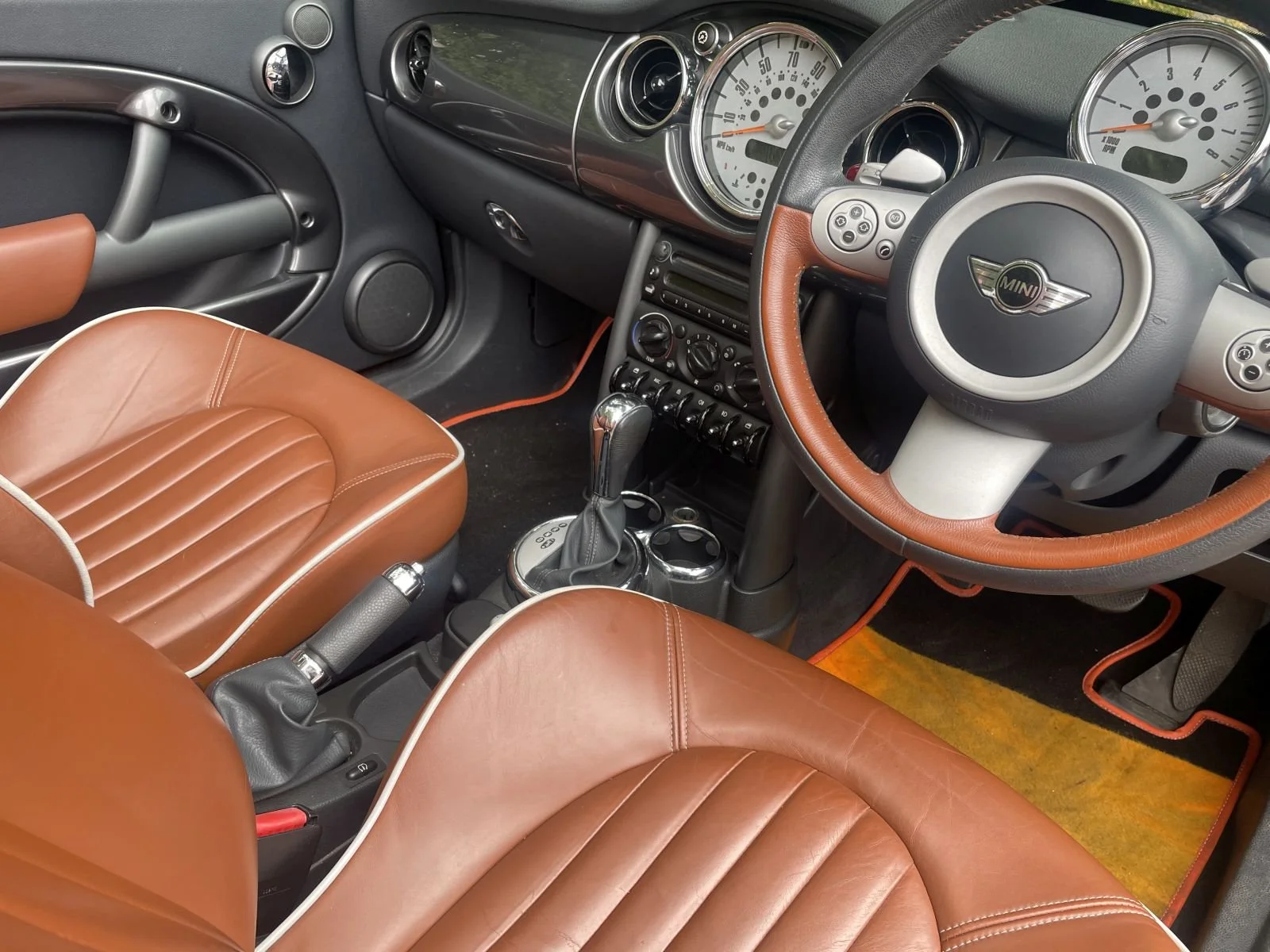 NA57 Sparkling Silver Cooper Sidewalk Automatic 5.JPG