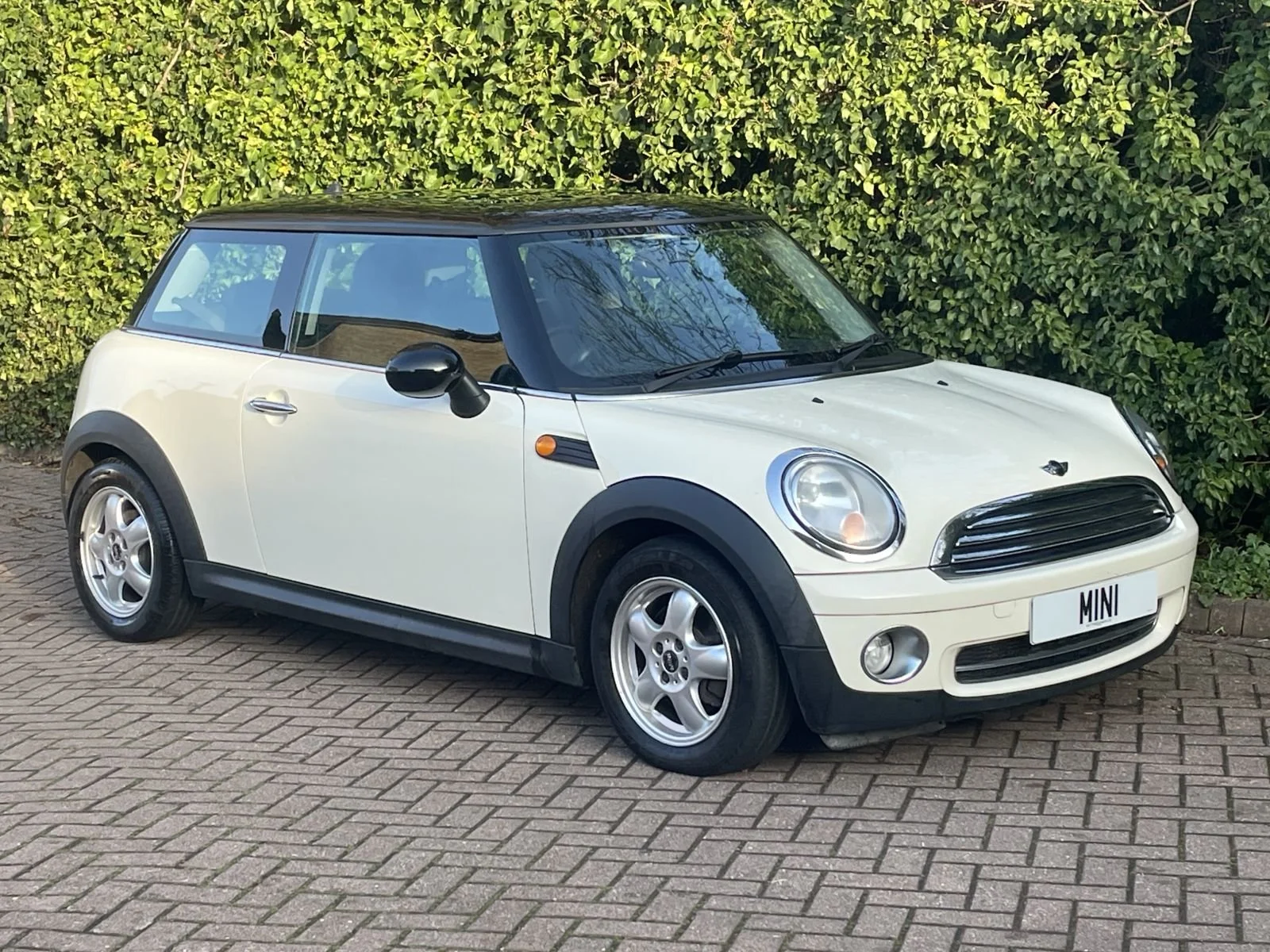 PJ58 Pepper White Automatic Cooper 2.jpg
