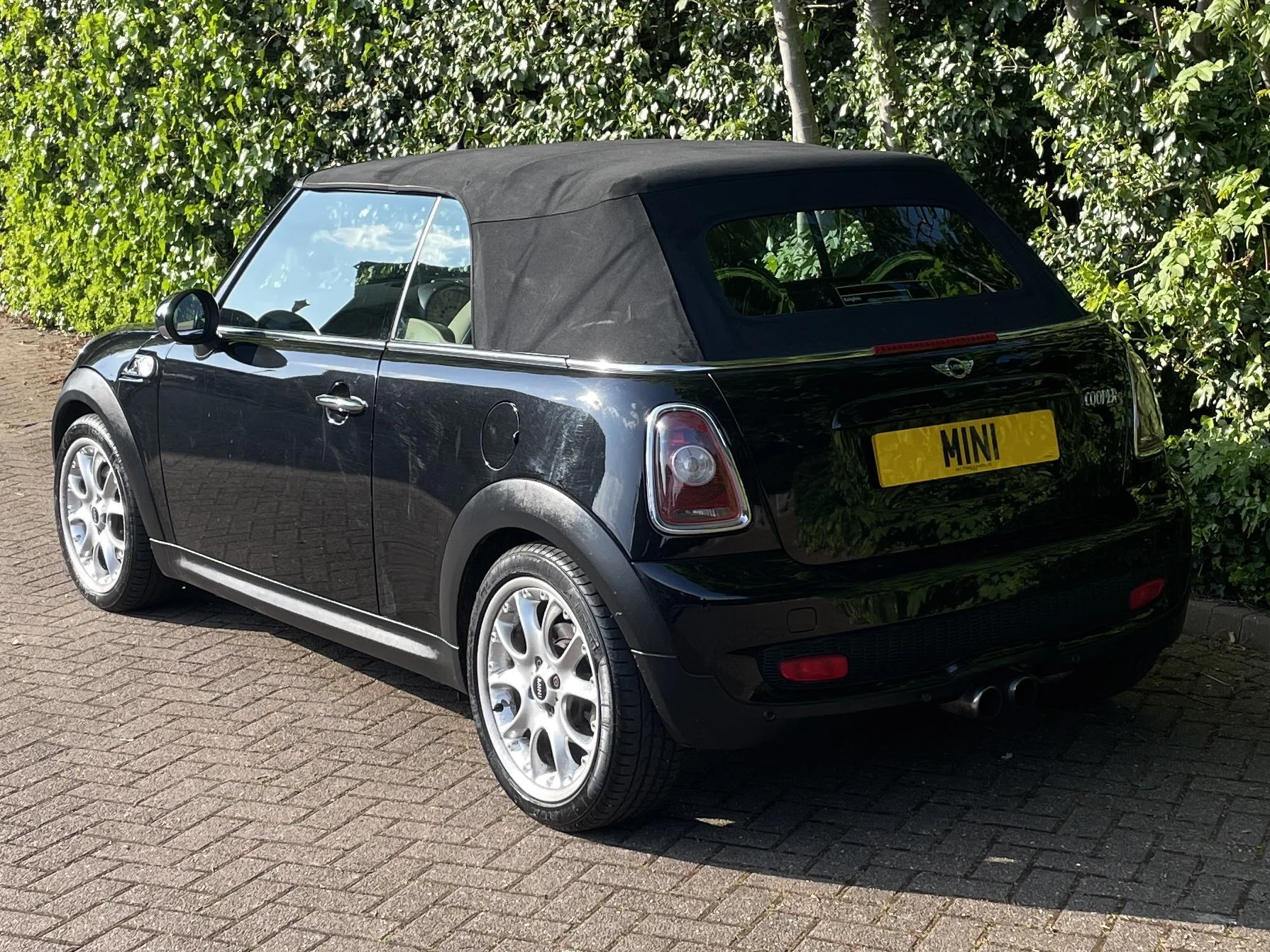 HJ09 Cooper S Convertible Manual 12.JPG