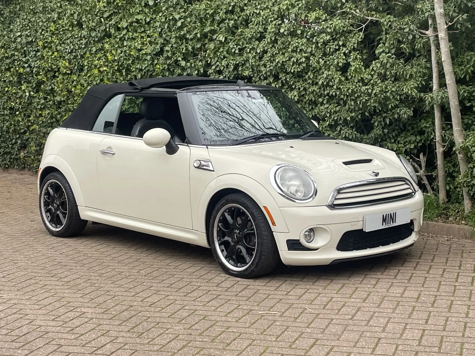 HN10 Pepper White Cooper Convertible Auto Bodykit 2.JPG