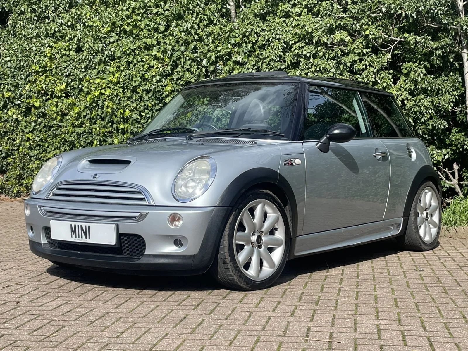 FM53 Cooper S Pure Silver Manual 20.jpg