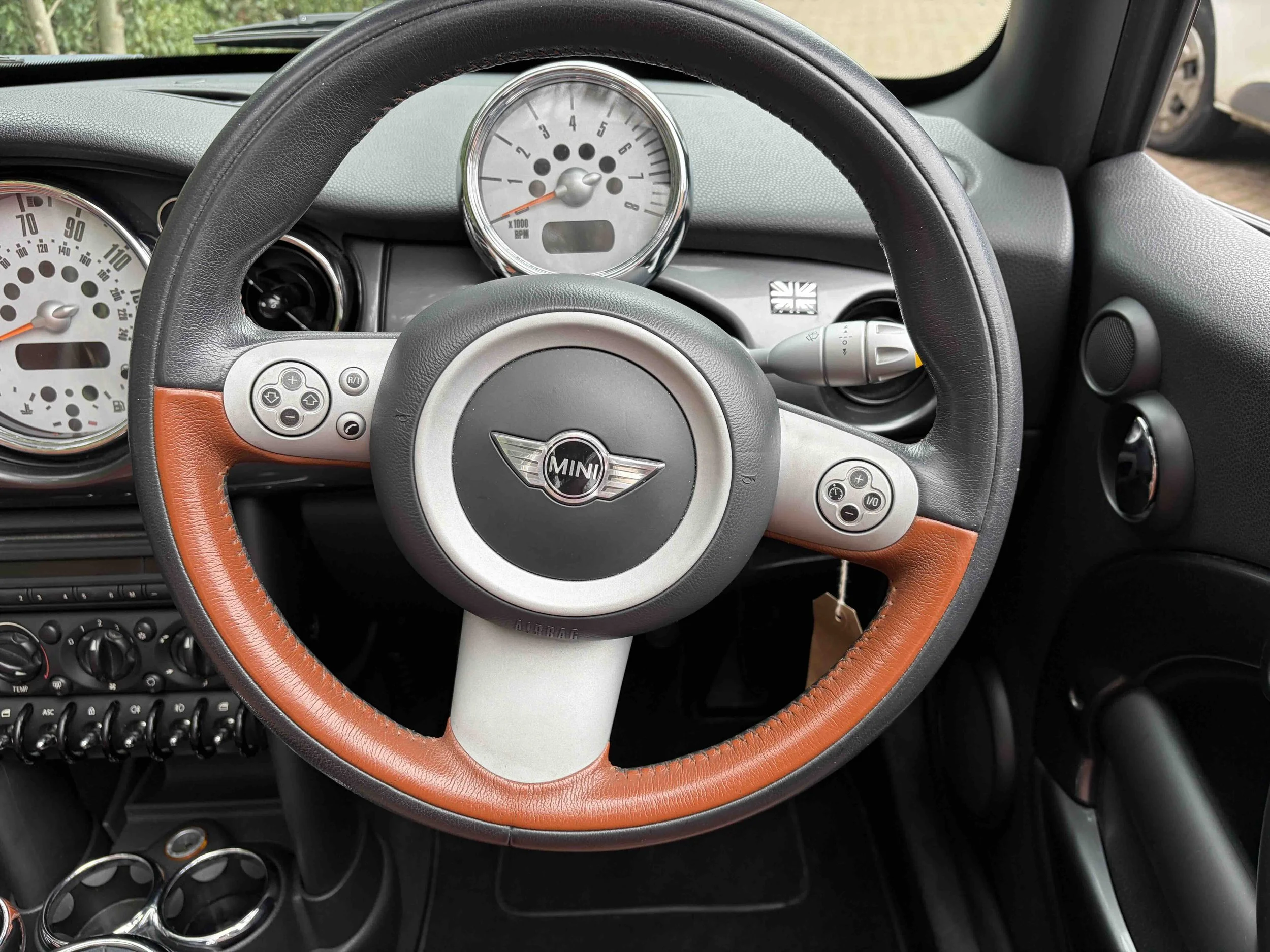 YS07 LFR Sparkling Silver Sidewalk 6.jpeg