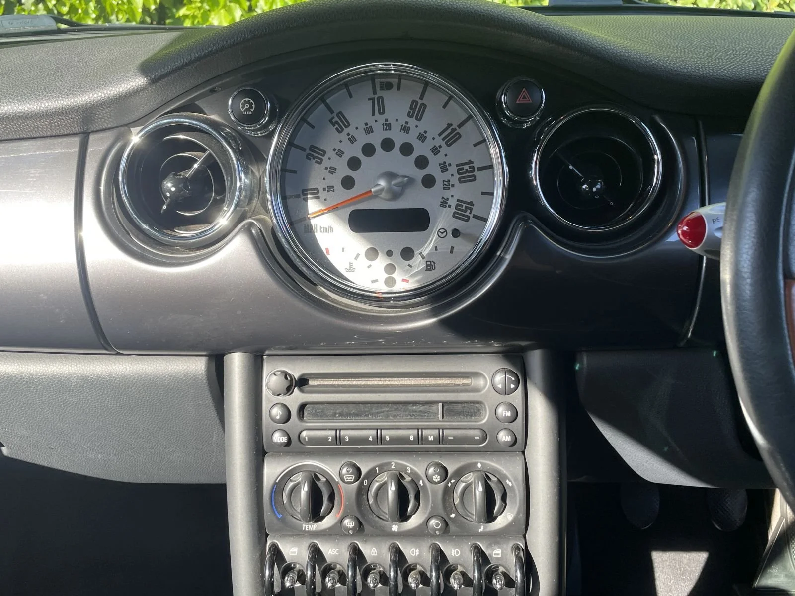 EA08 Pepper White Sidewalk Cooper Manual 7.JPG