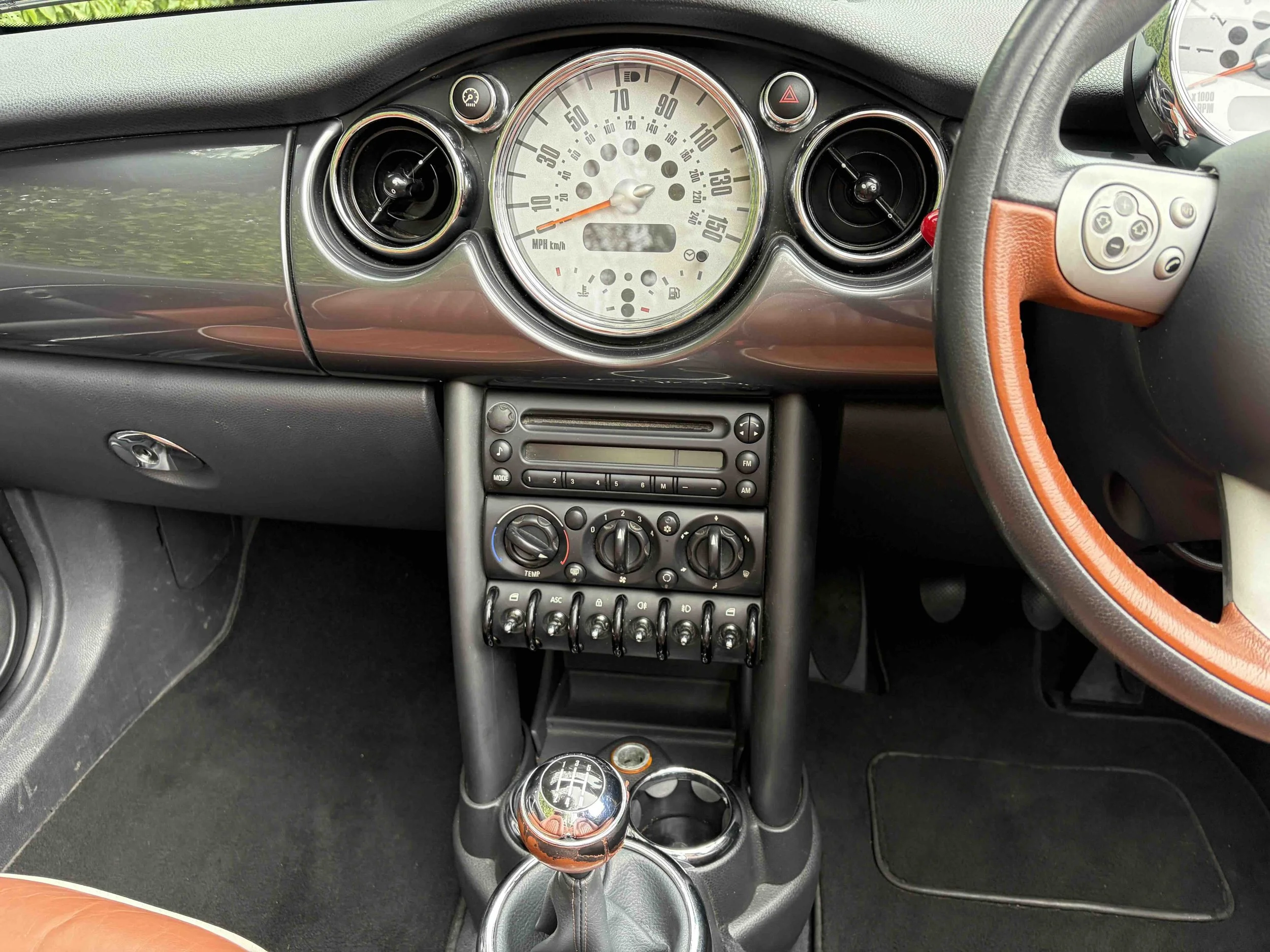 YS07 LFR Sparkling Silver Sidewalk 5.jpeg