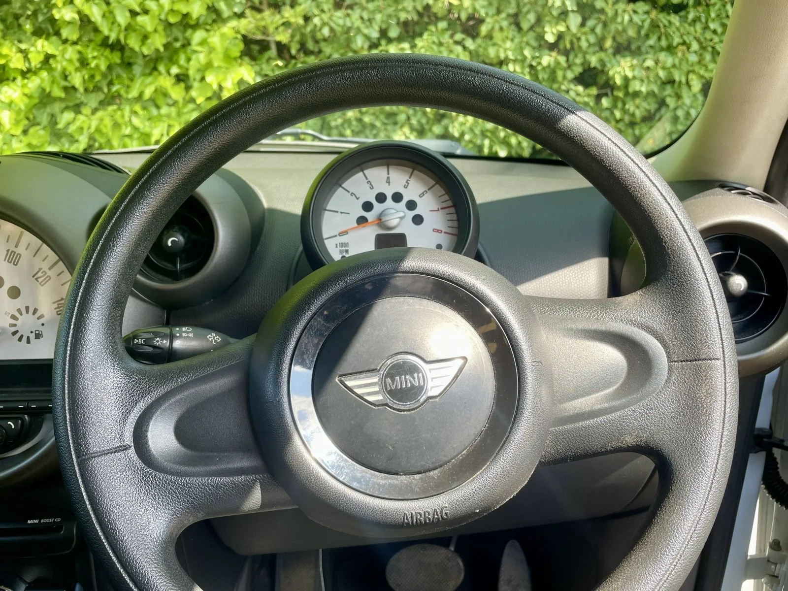 LN12 Light White Cooper Countryman Automatic 8.jpg