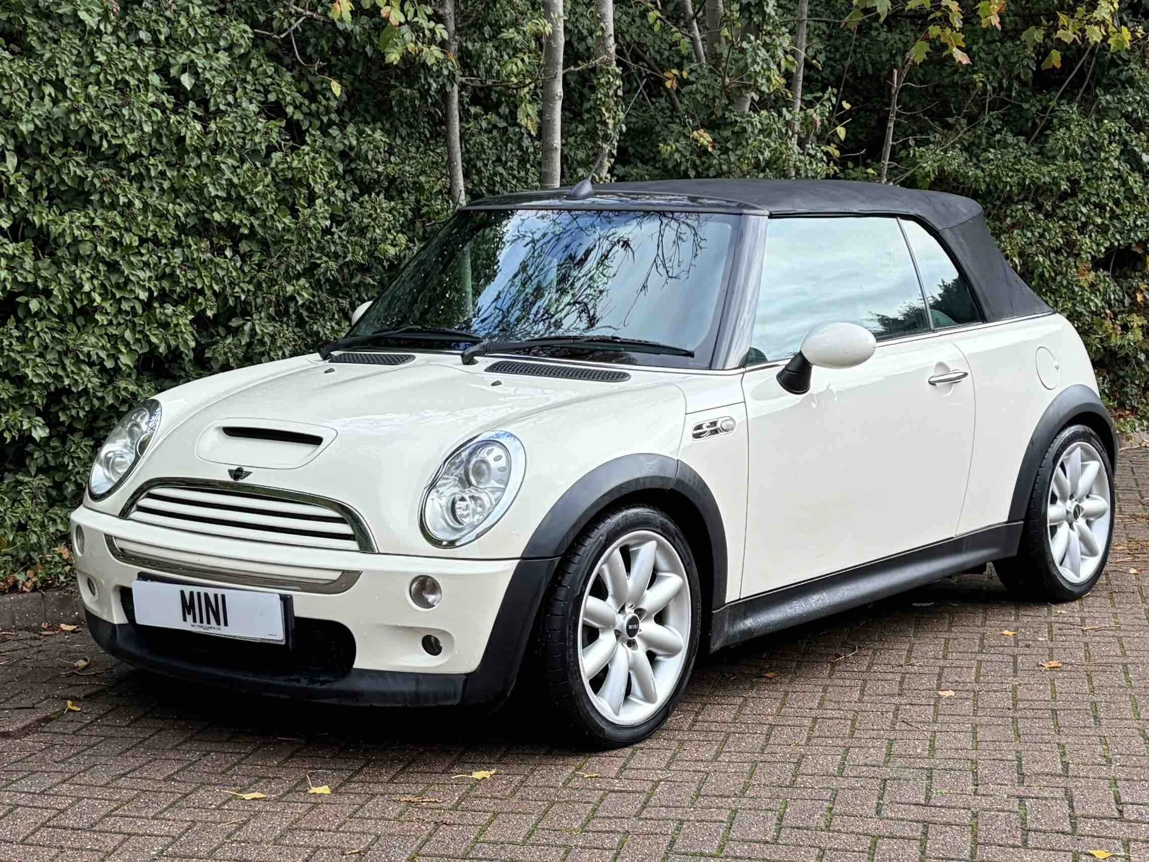 LR55 BOJ White Cooper S Convertible 6.jpg