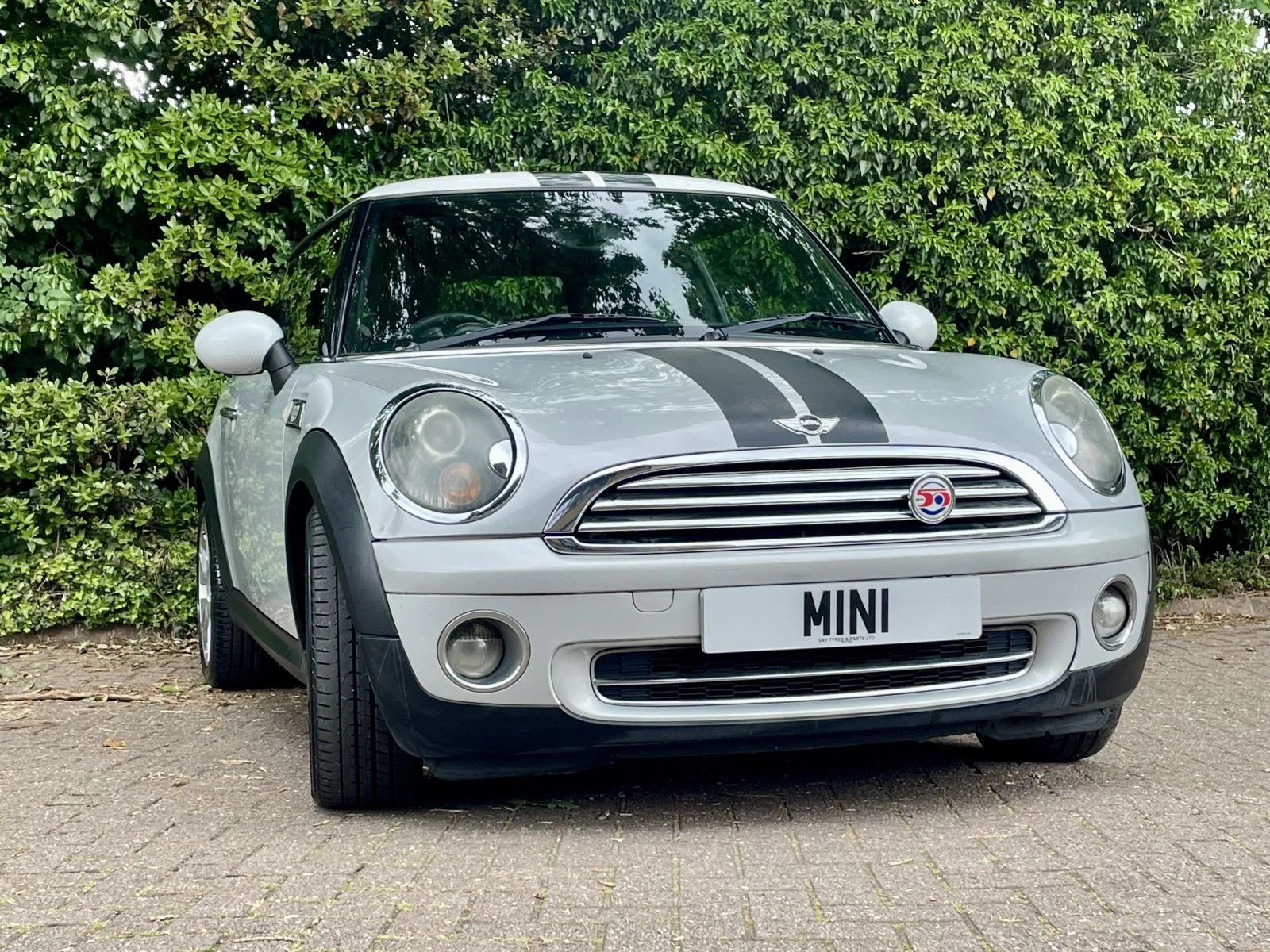 MT59 White Silver Camden Cooper Manual 21.jpg