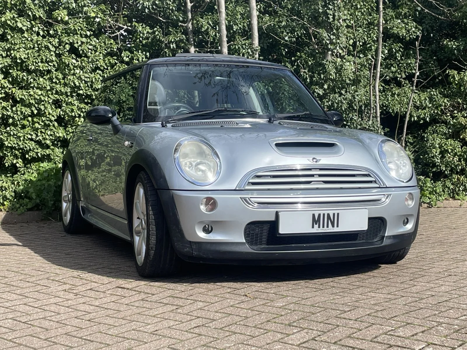 FM53 Cooper S Pure Silver Manual 19.jpg