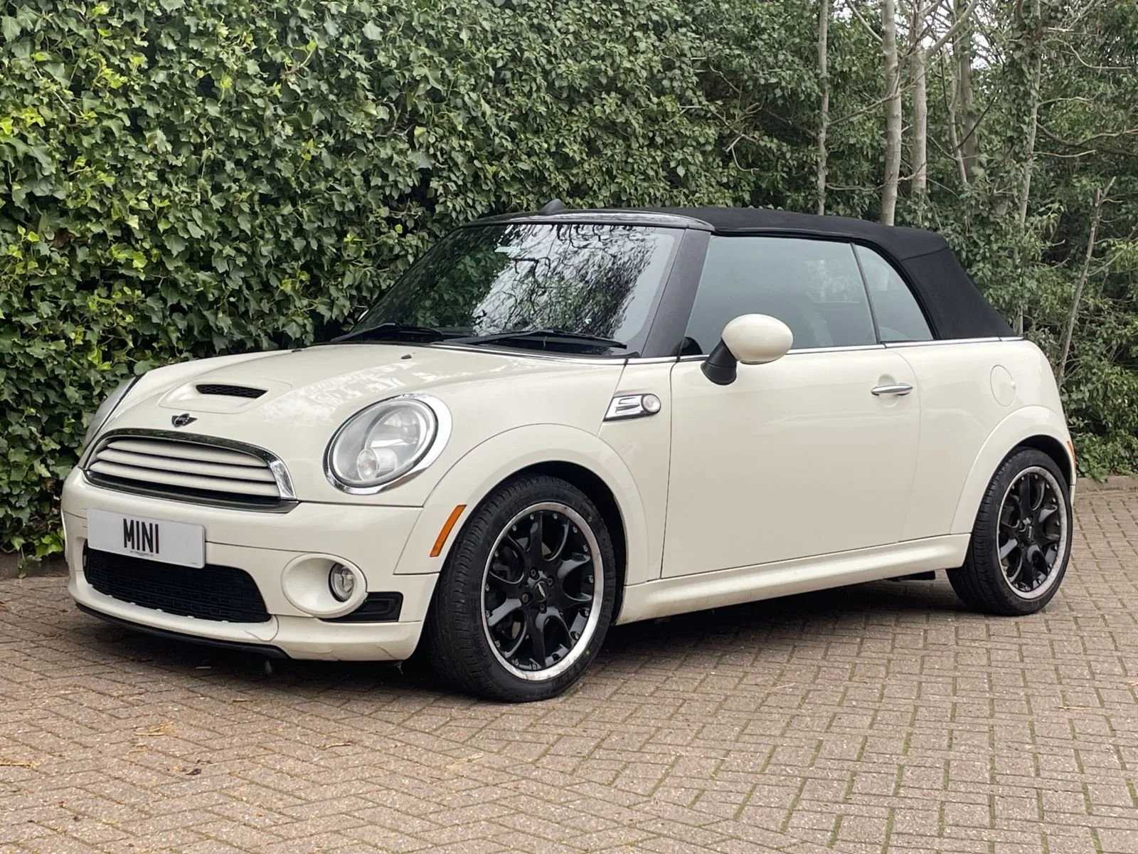 HN10 Pepper White Cooper Convertible Auto Bodykit 12.JPG