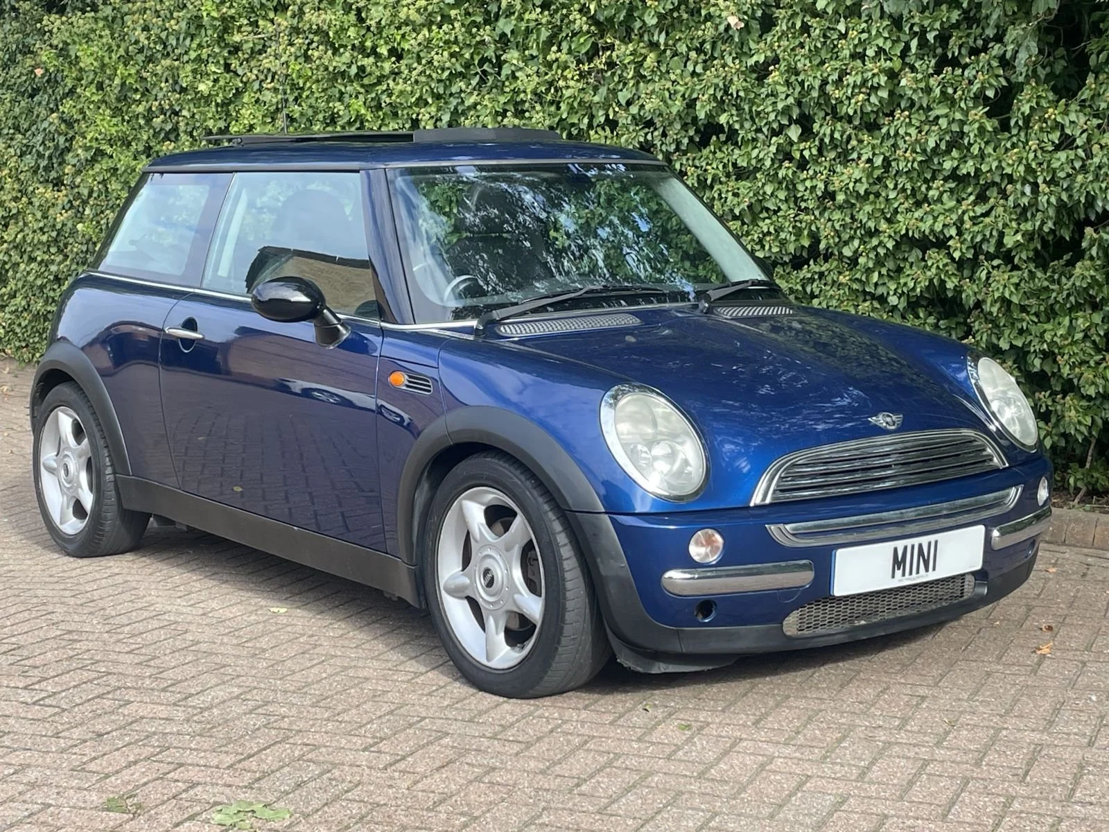 LT53 Indi Blue Cooper Automatic Sunroof 2.jpg