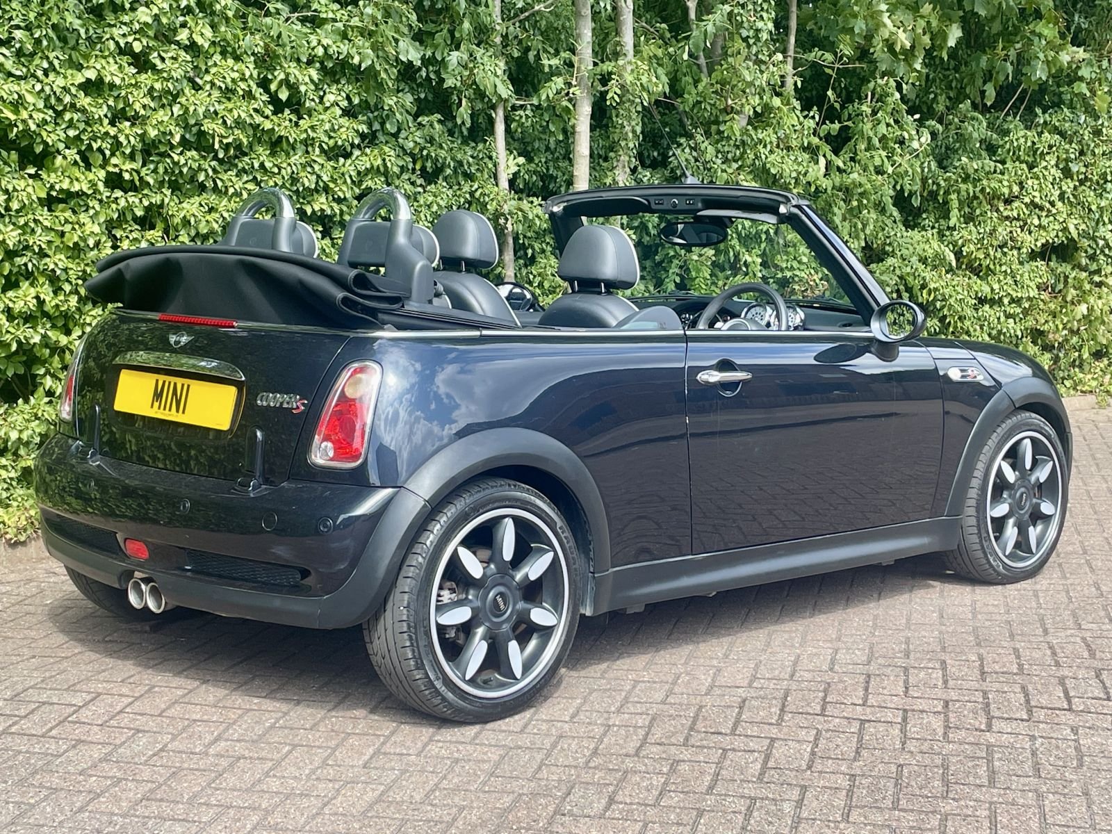 HV08 Black Cooper S Sidewalk Automatic 3.jpg