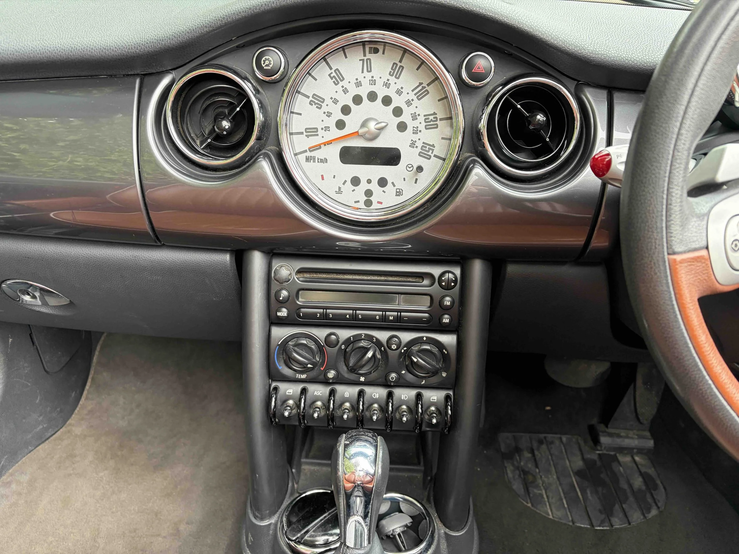 LD08 WHM White Sidewalk 6.jpeg